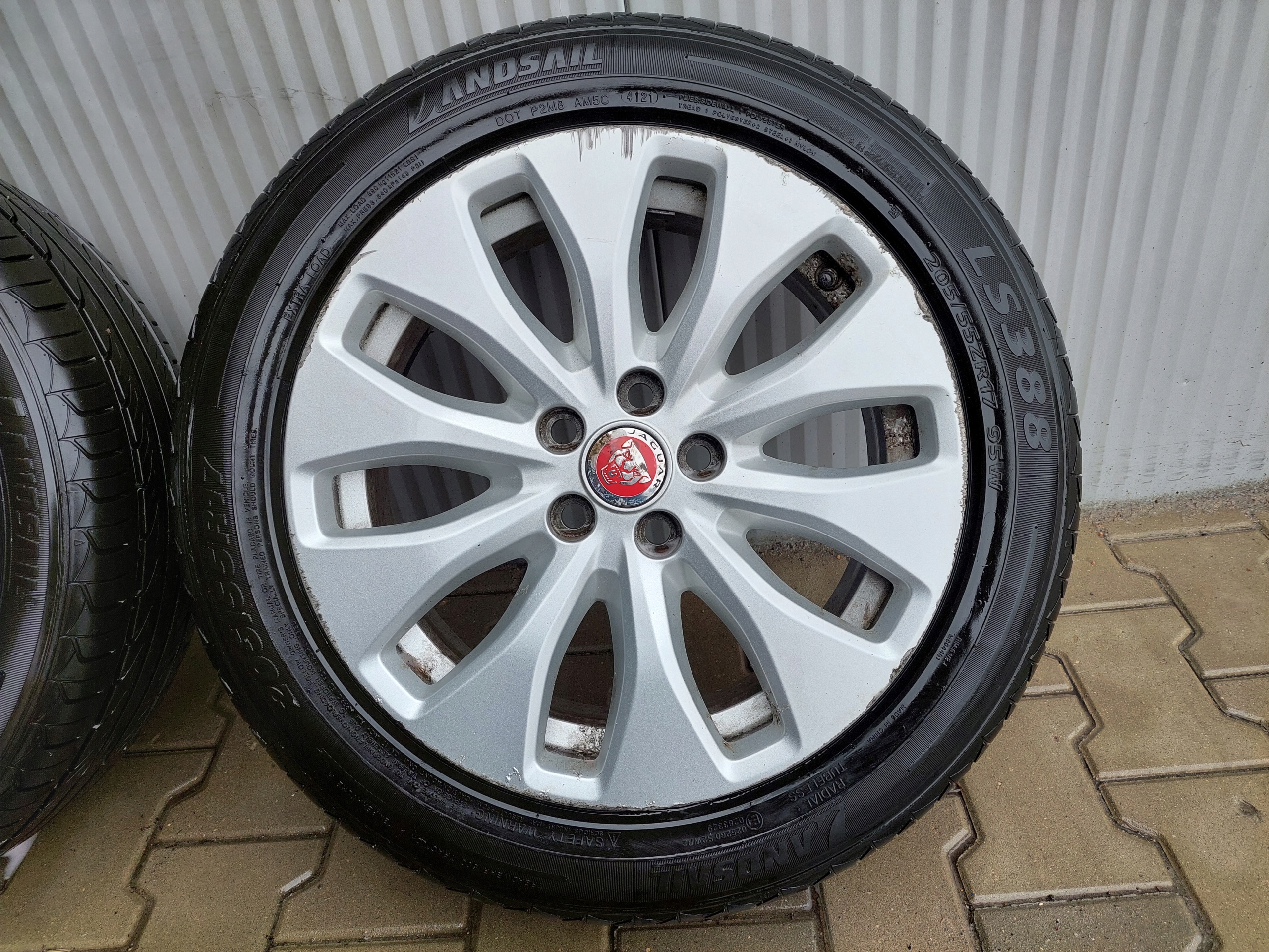 wheels tyres disc discs R17 JAGUAR XF II X260 XE