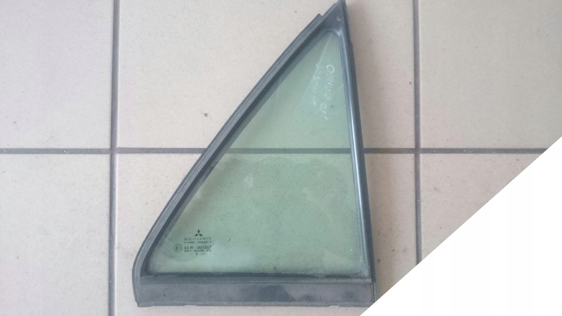 MITSUBISHI CARISMA SEDAN 4D 95-04 SZYBA PRAWA TYLNA MAŁA TRÓJKĄTNA