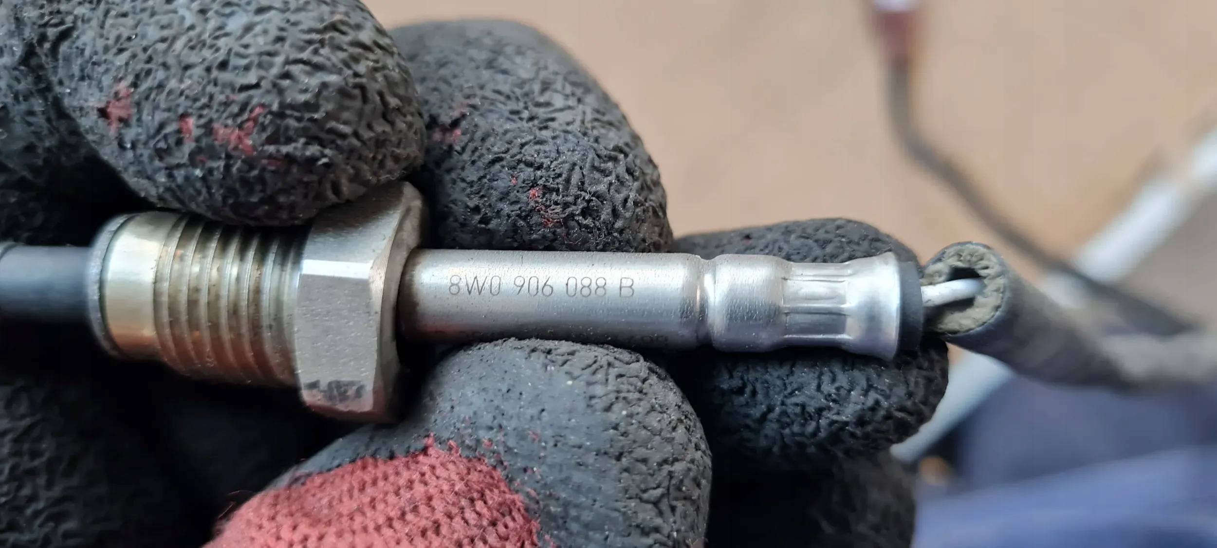 A4 B9 8W SENSOR TEMPERATURY GASE 2.0 TDI 8W0906088B A5 8W Q5 A6