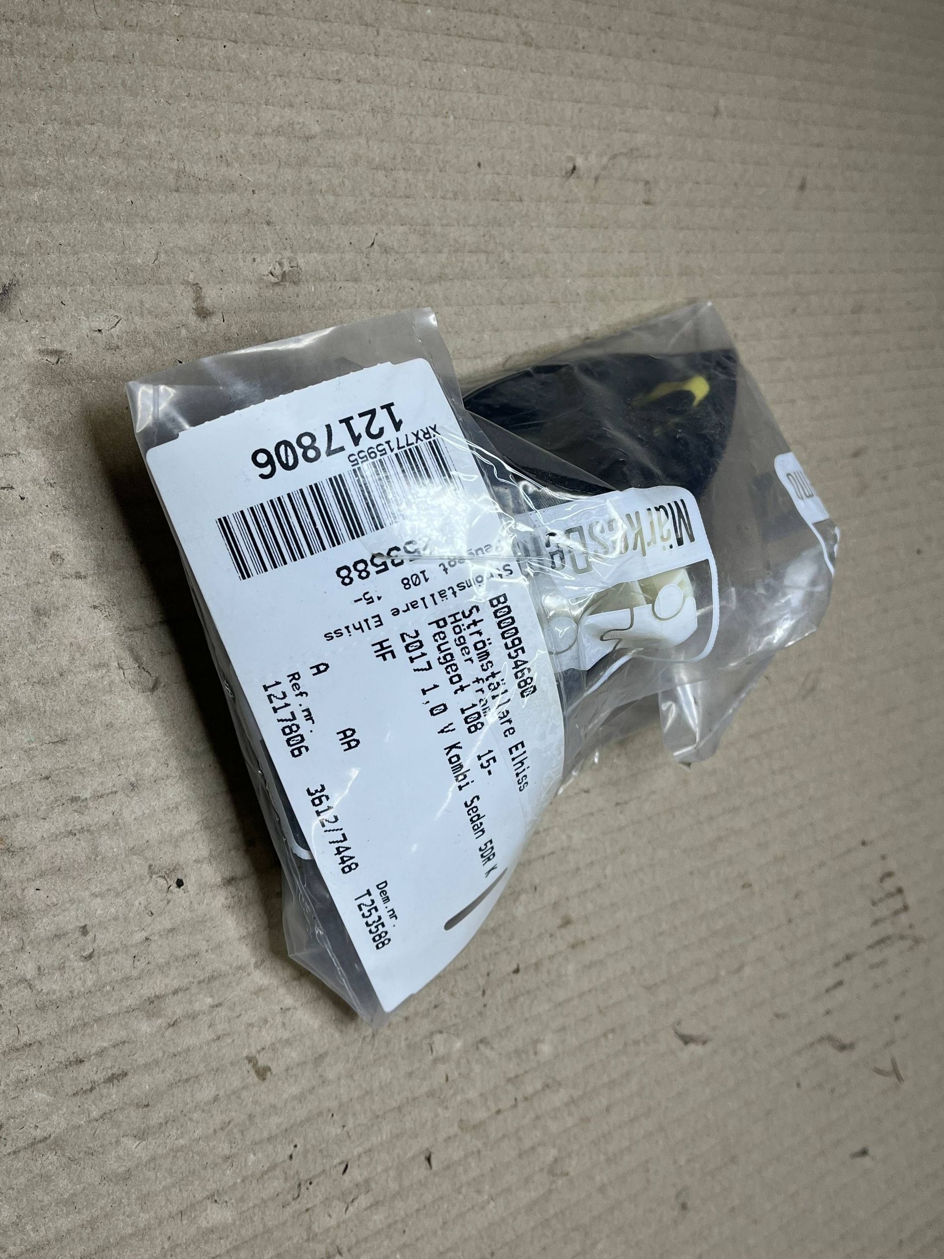 window control switch Peugeot 108 B000954680