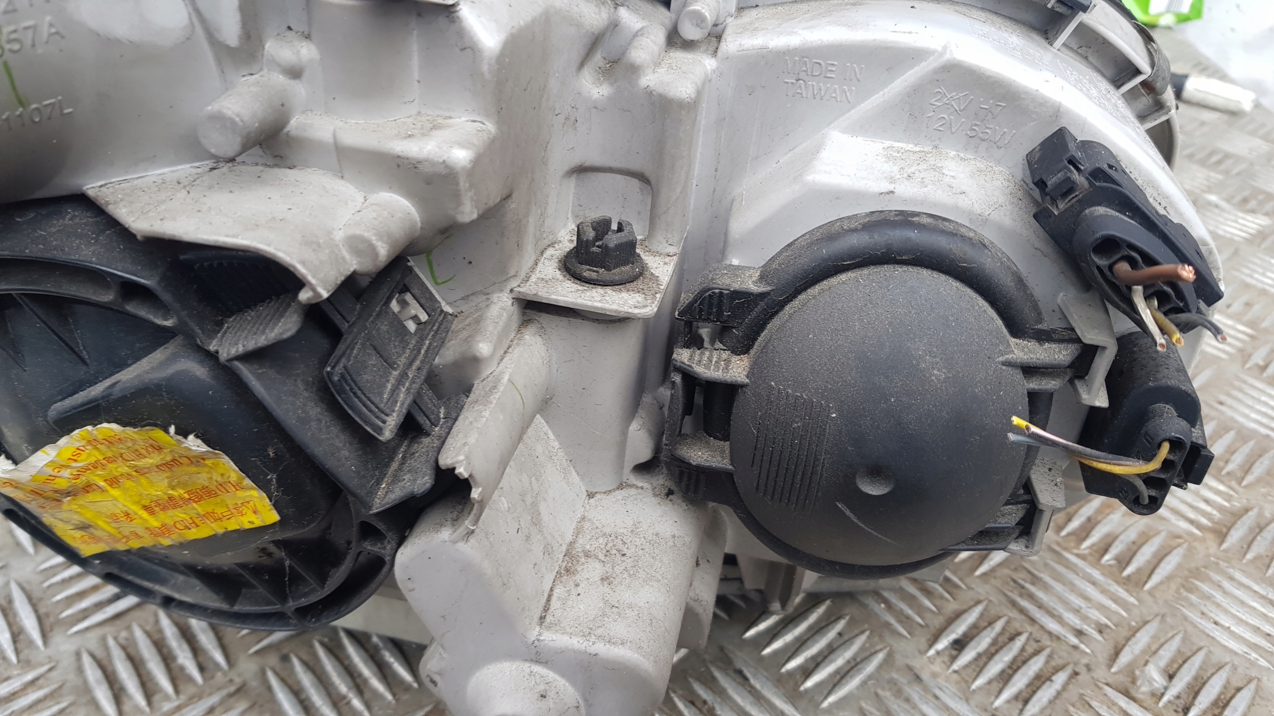 MERCEDES W203 light left front XENON