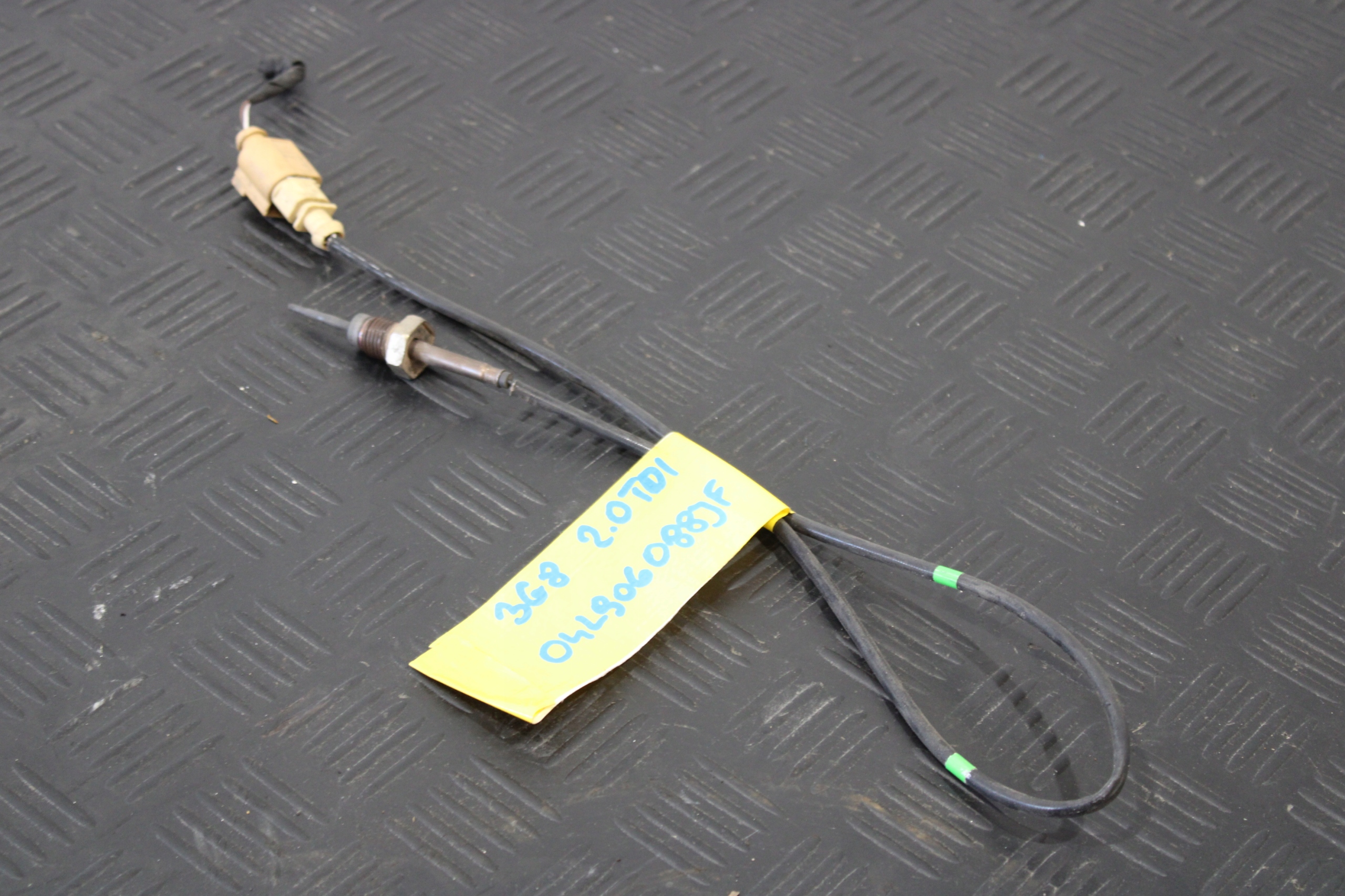 Sensor TEMPERATURY Gase 04L906088JF VW ARTEON 3G8 2,0 TDI