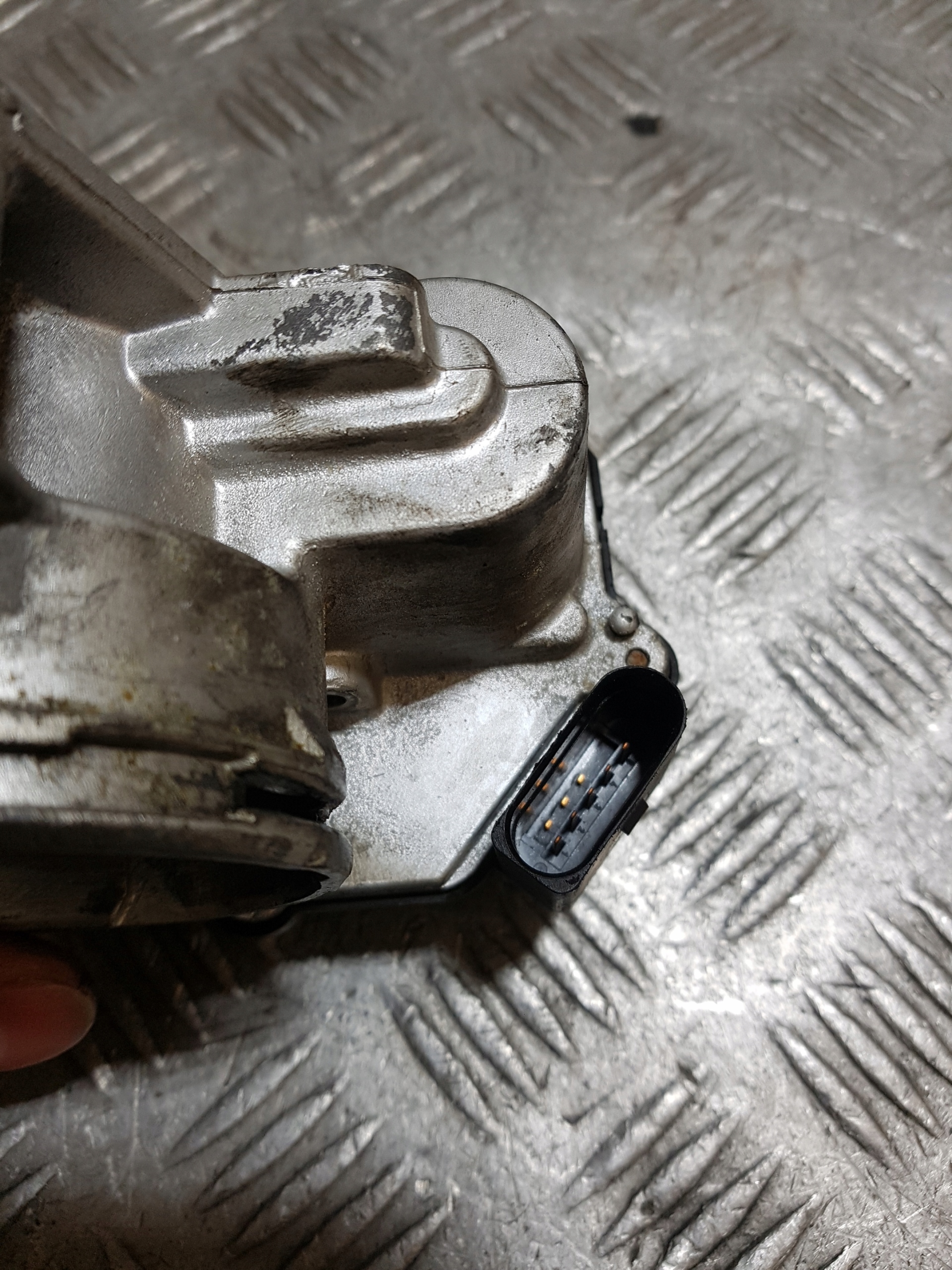 Valvola a farfalla VOLKSWAGEN PASSAT B6 2.0 TDI 03G128063G