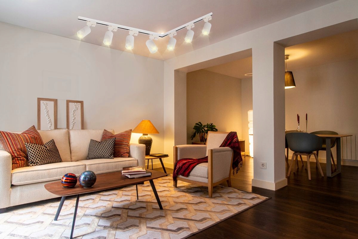 Oświetlenie szynowe 4x reflektor GU10 + szyna 2m Szynoprzewód LAMPA biała Kod producenta TL-R-200-W + 4x TL-DR-5590-W