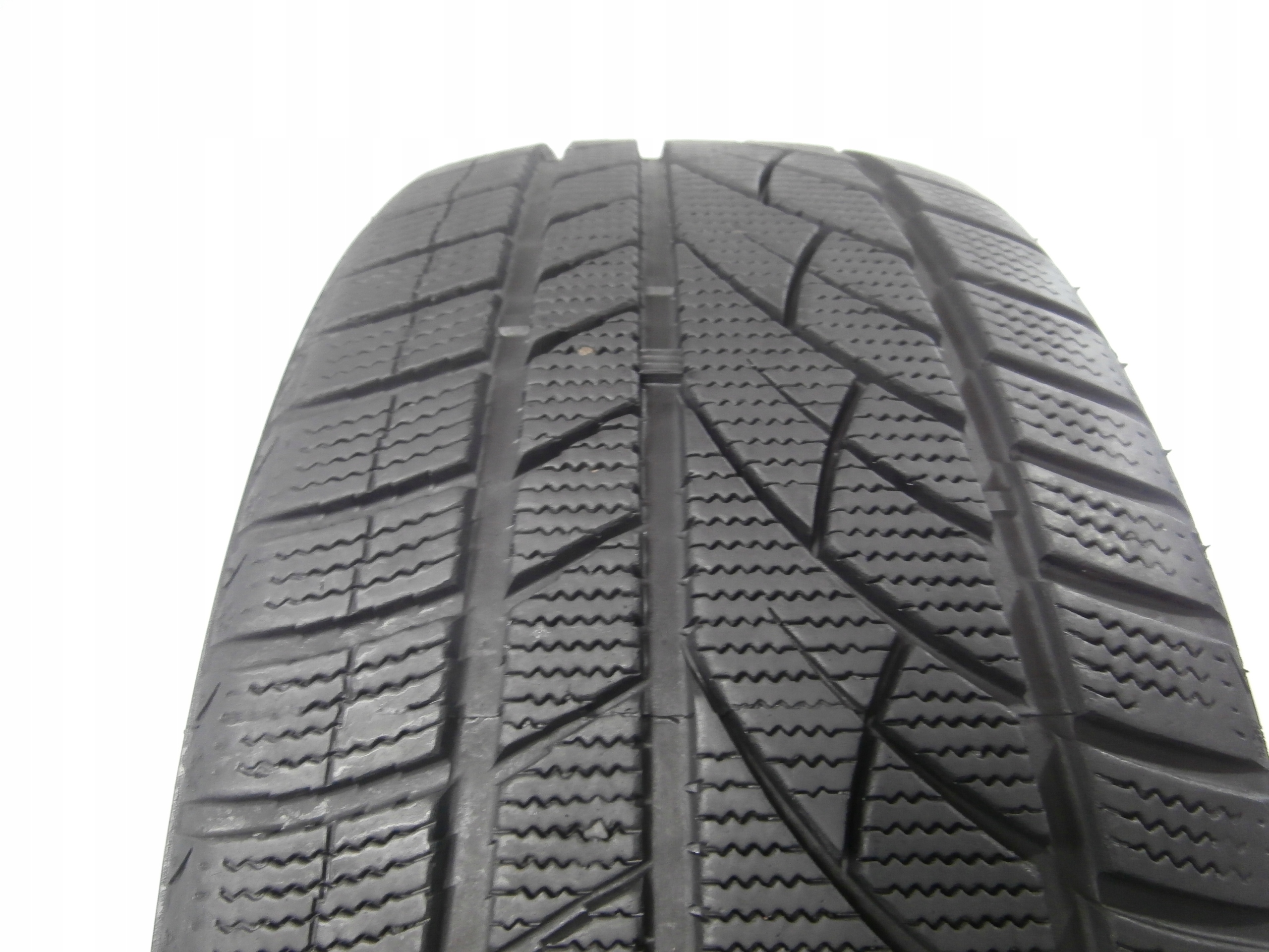 1X opona 225/40R19 EVERGREEN EW66 WINTER