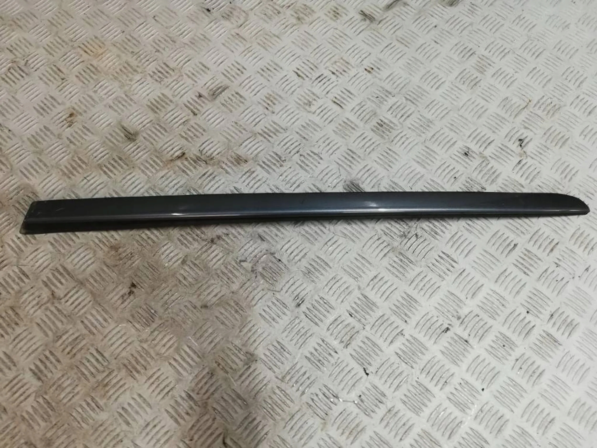 LISTWA SZYBY CZOŁOWEJ PRAWA CITROEN C5 III KTHB