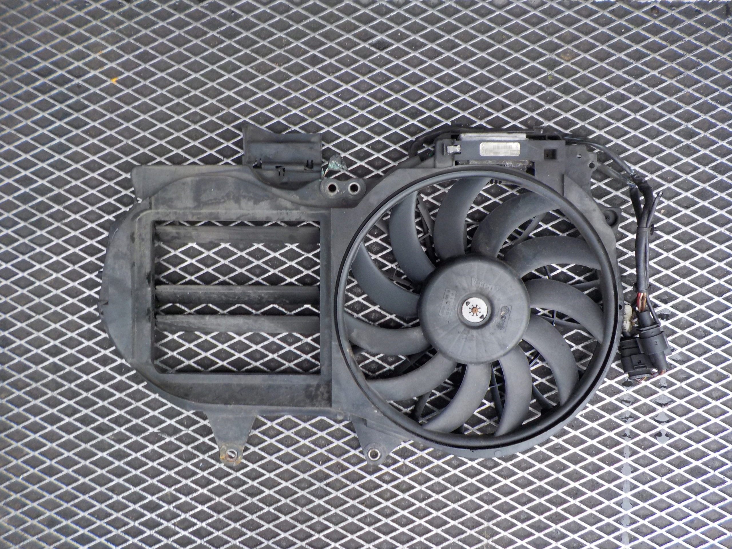 AUDI A4 B6 radiator fan 8E0121205S
