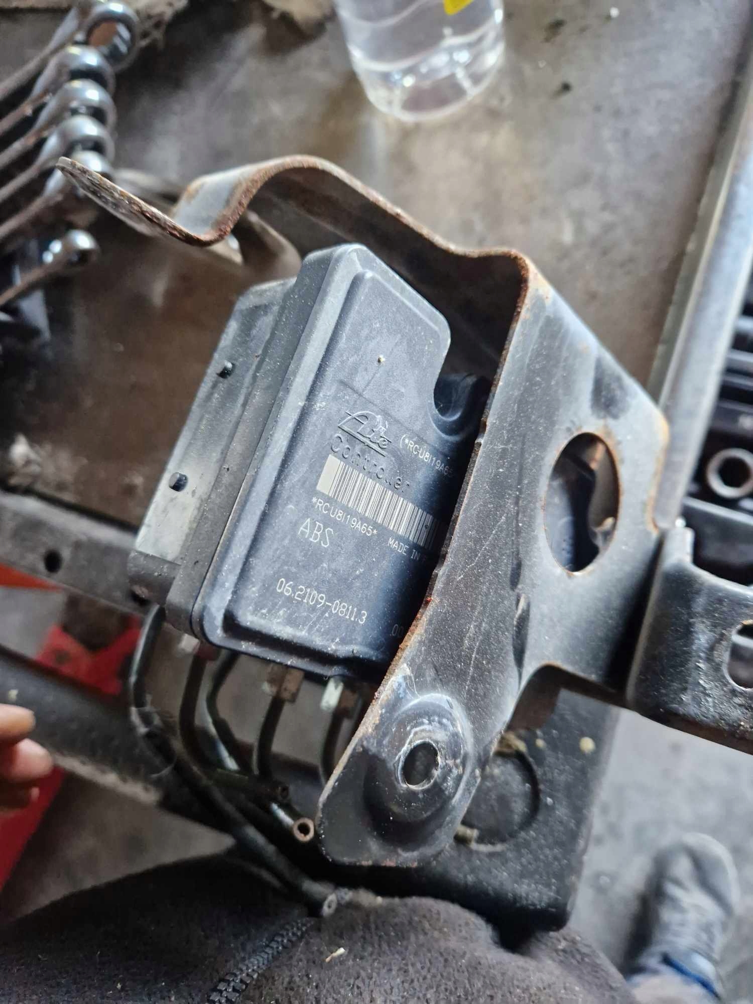 SUZUKI SWIFT MK6 1.3 16V POMPA ABS 63J2