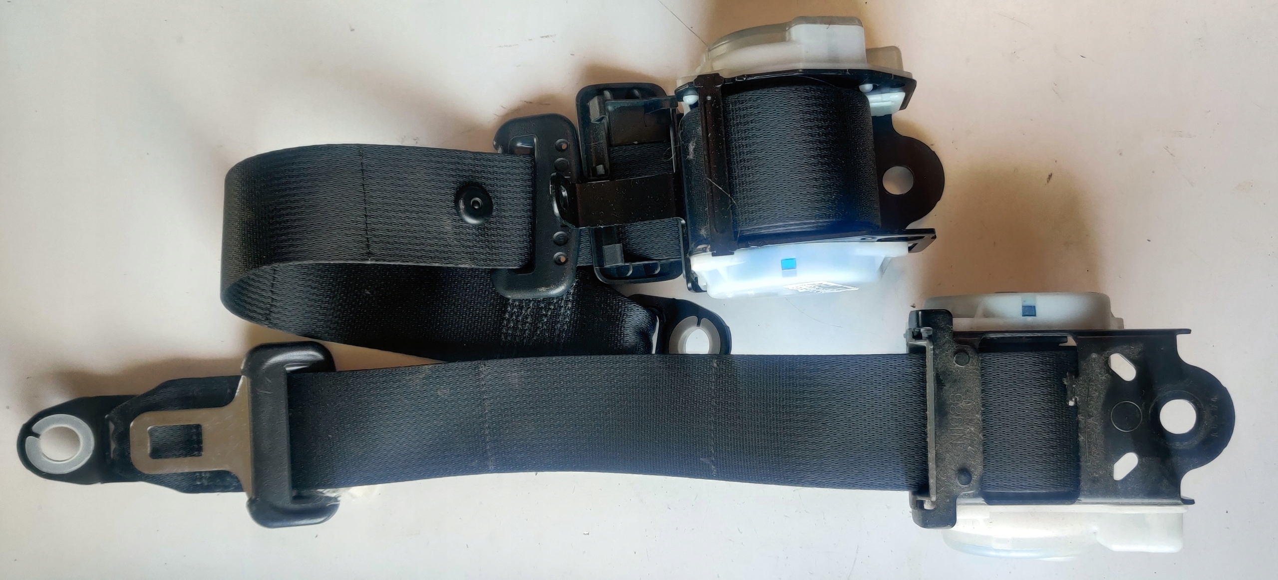 pas bezpieczeństwa tył LEWY PRAWY AVENSIS T25 SEDA