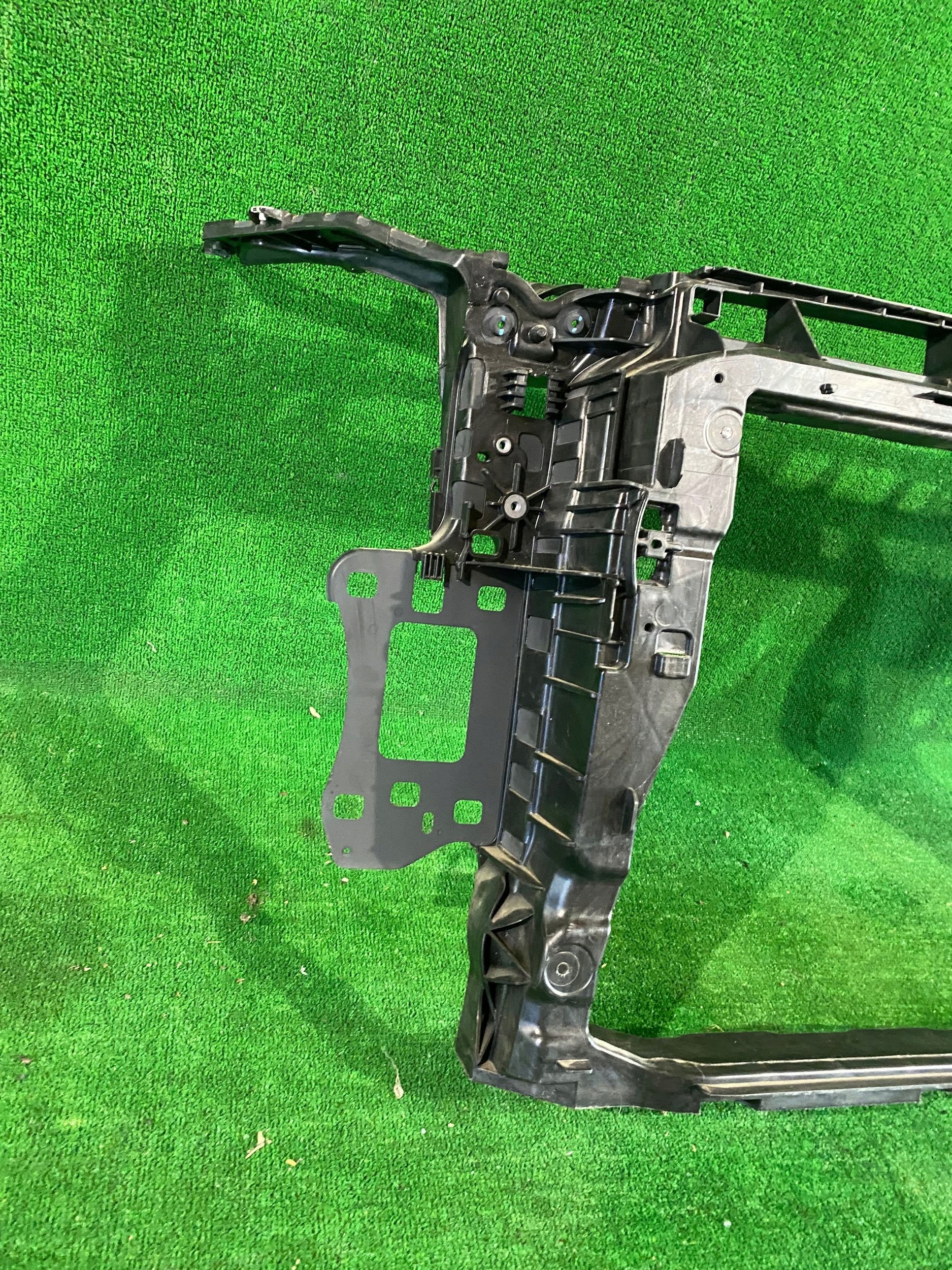 support panel for radiators front pillar iron AUDI Q3 II 83A