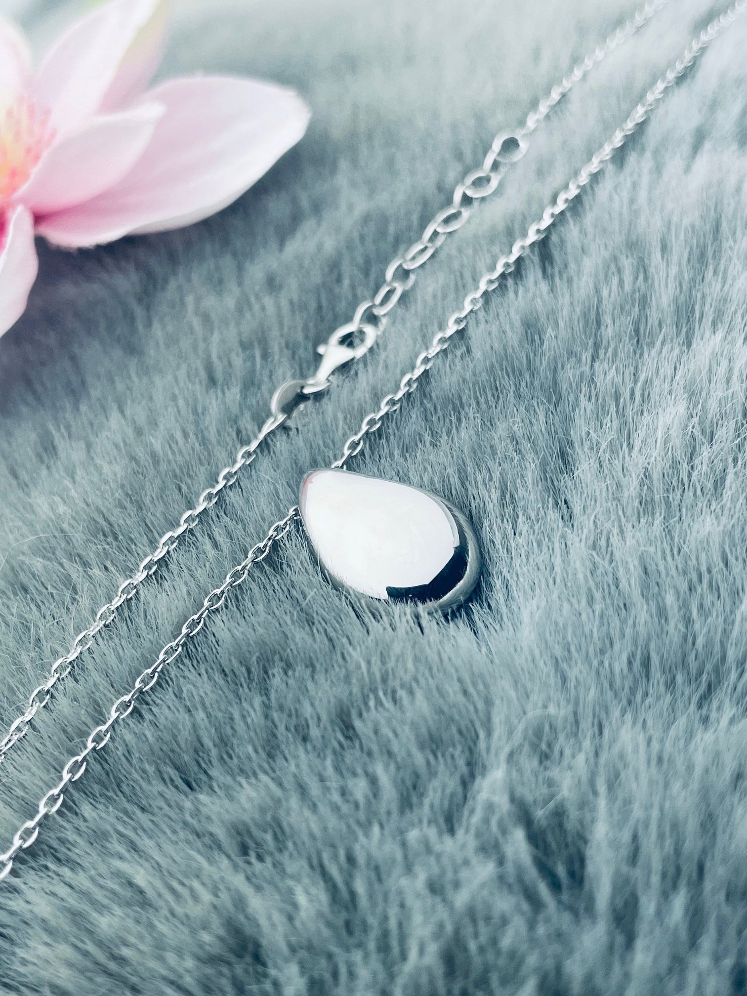 Stříbrný náhrdelník ankr slza kapka