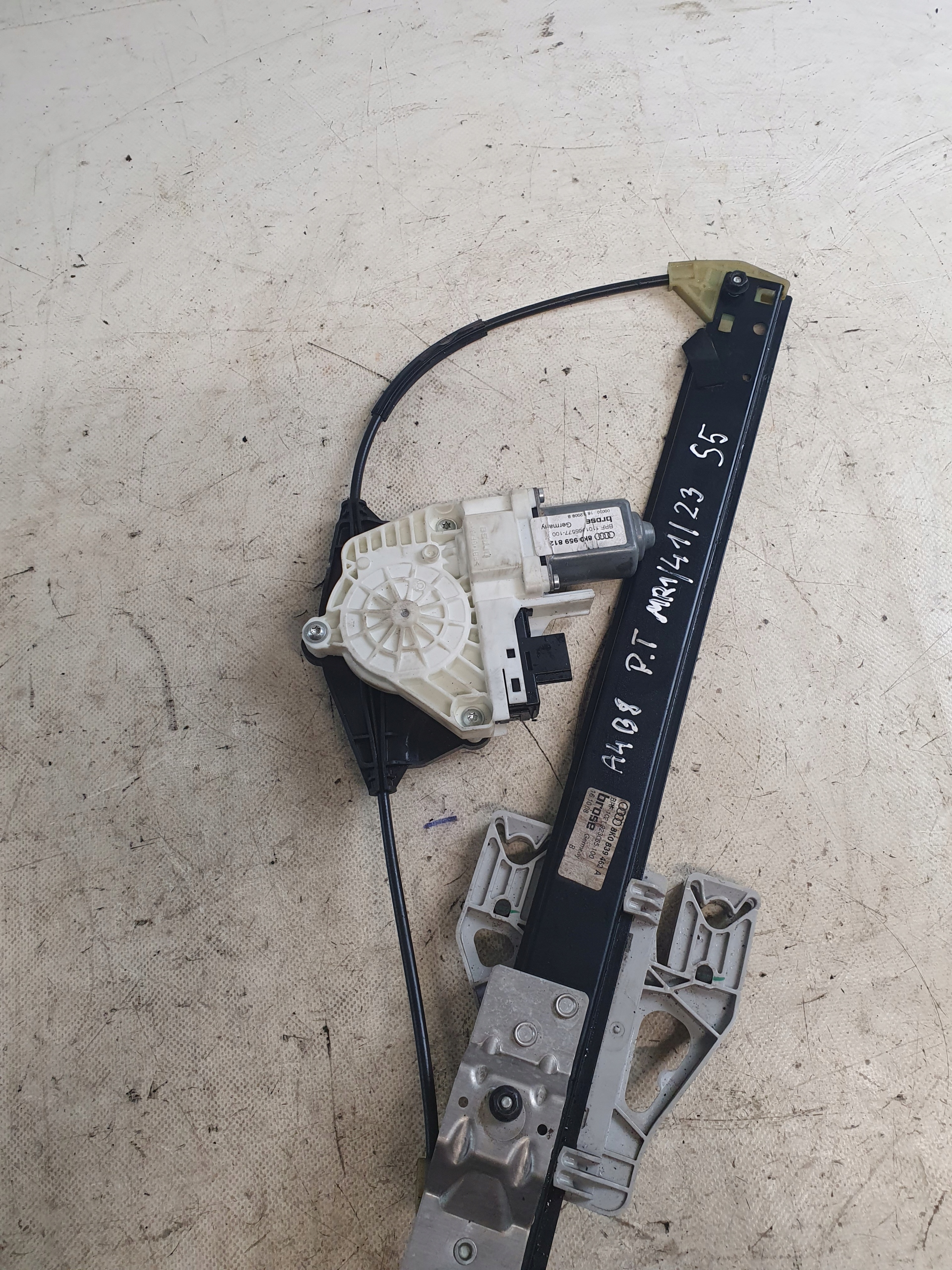 window regulator AUDI A4 B8 right rear part 8K0959812