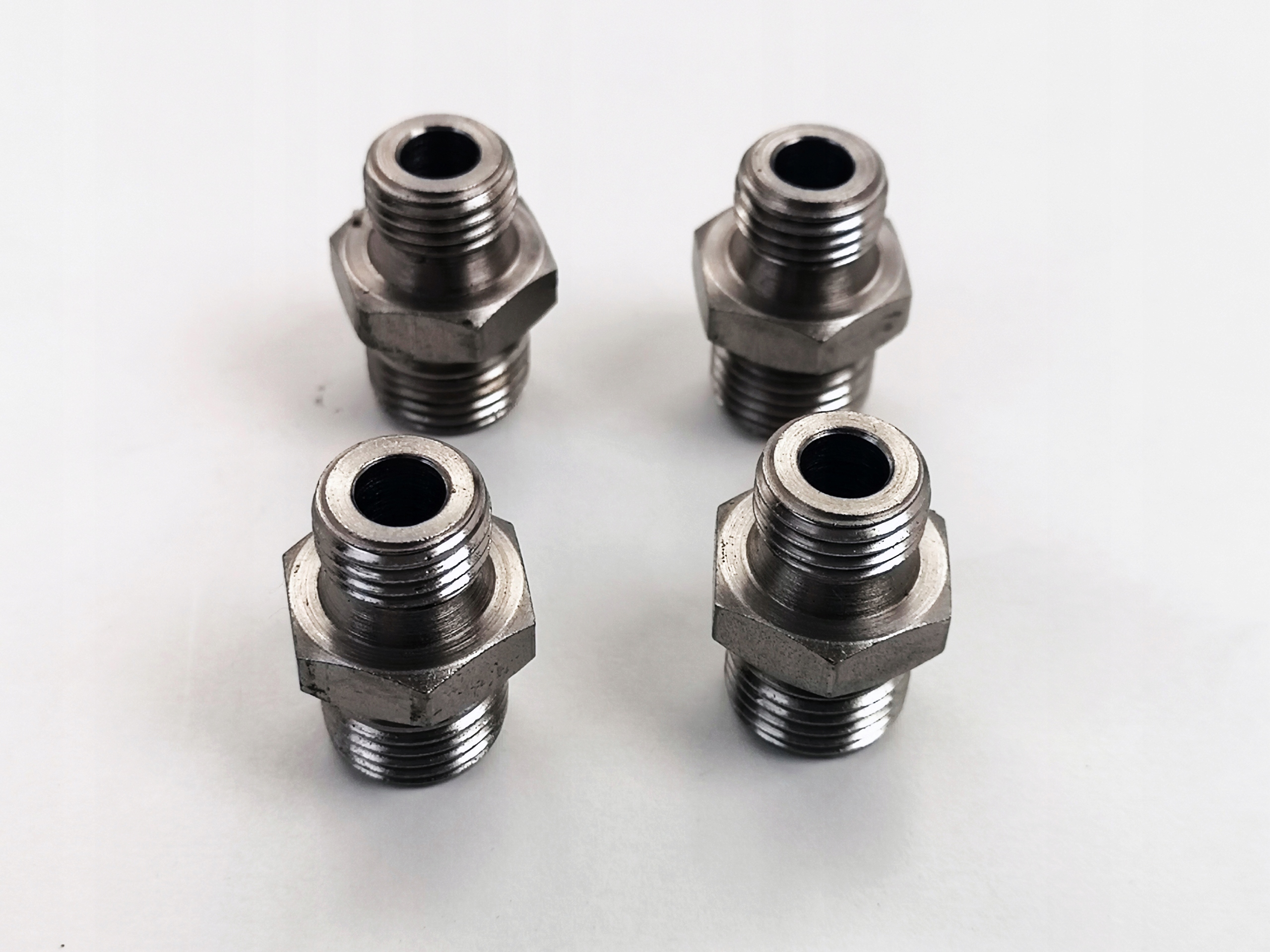 ŚRUBA ŁACZNIK PRZEWODÓW WĘŻY OLEJU DUCATI 848