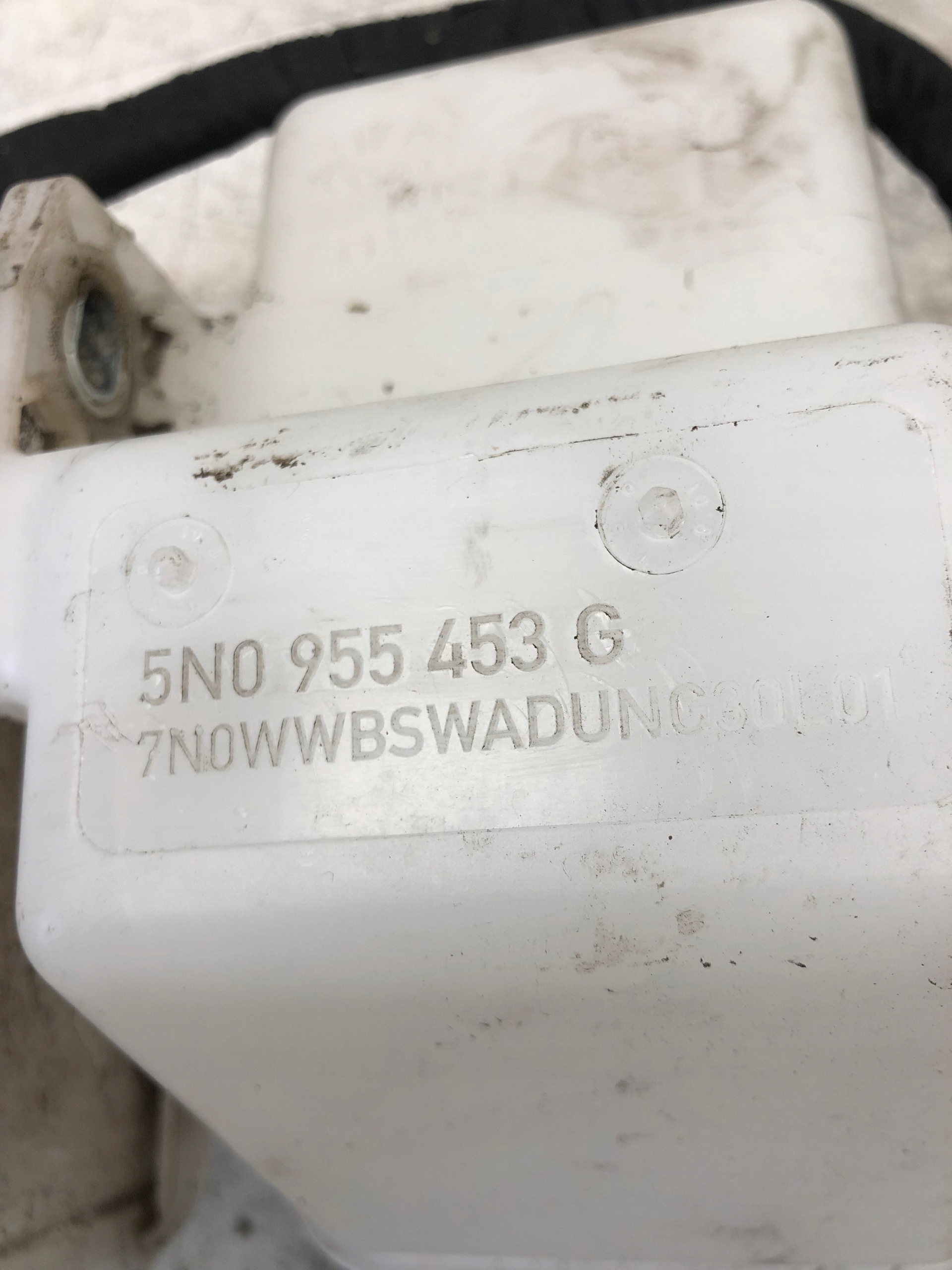 washer fluid tank VW TIGUAN 5N0955453G