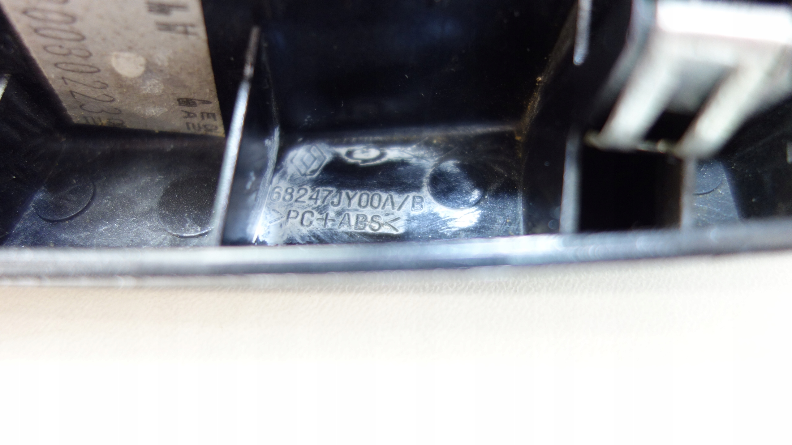 Couvre Droit Console RENAULT KOLEOS et 07-16 68247JY00A