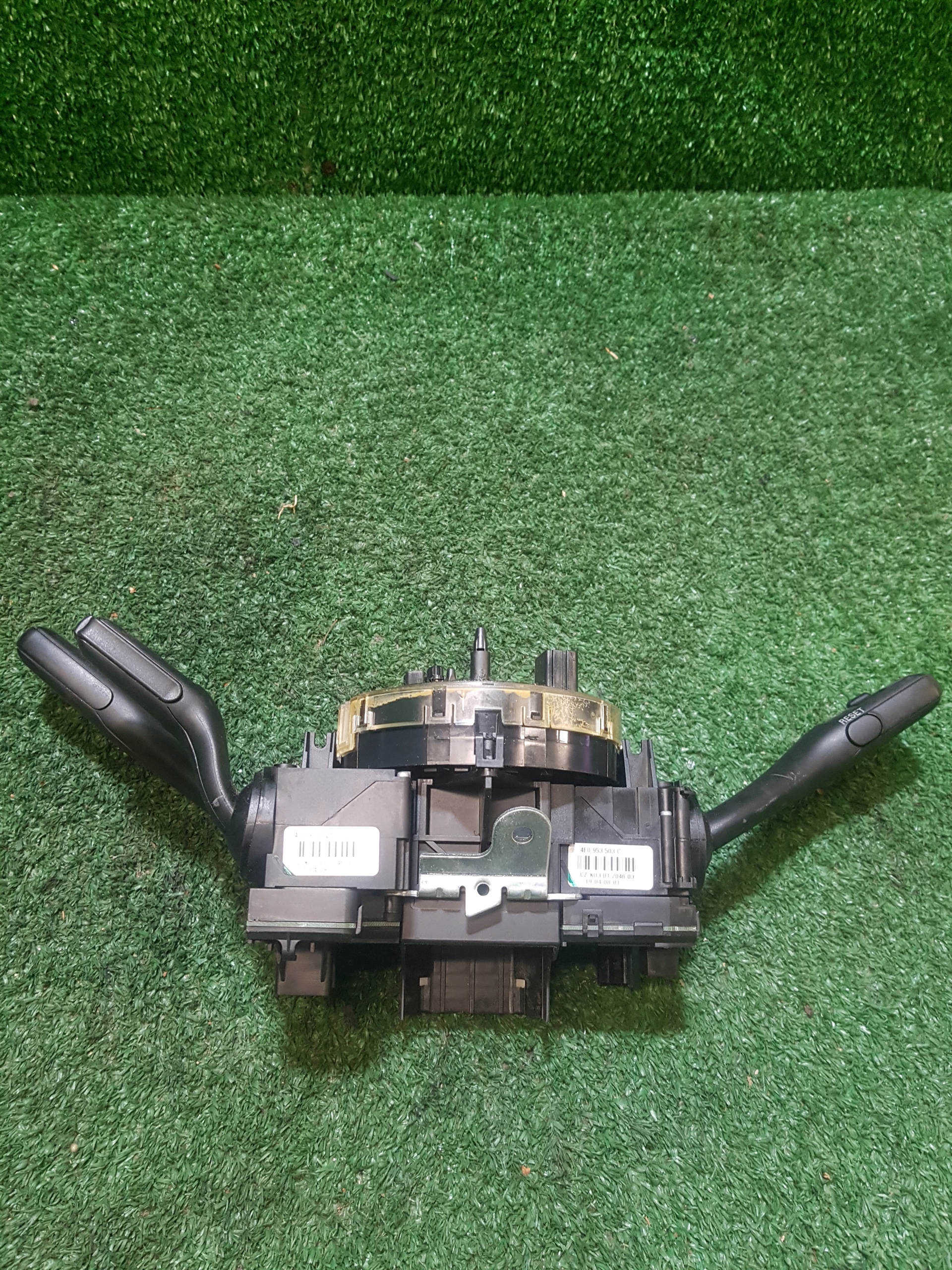 steering wheel levers and controls AUDI Q7 4F0953549D