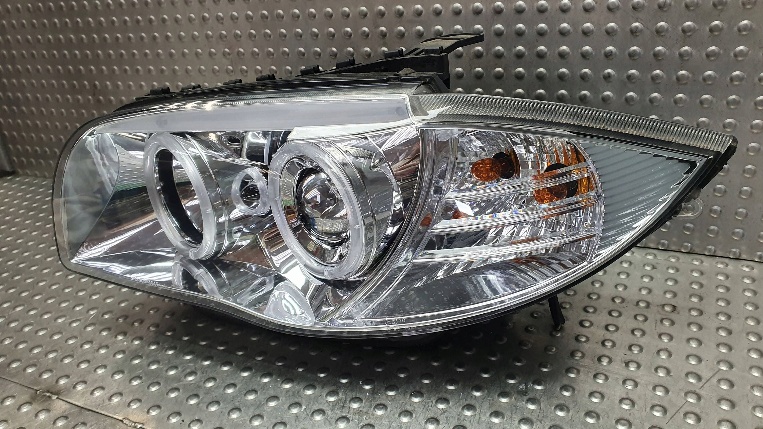 light front left BMW 1 E87 SONAR Angel Eyes ringi 04