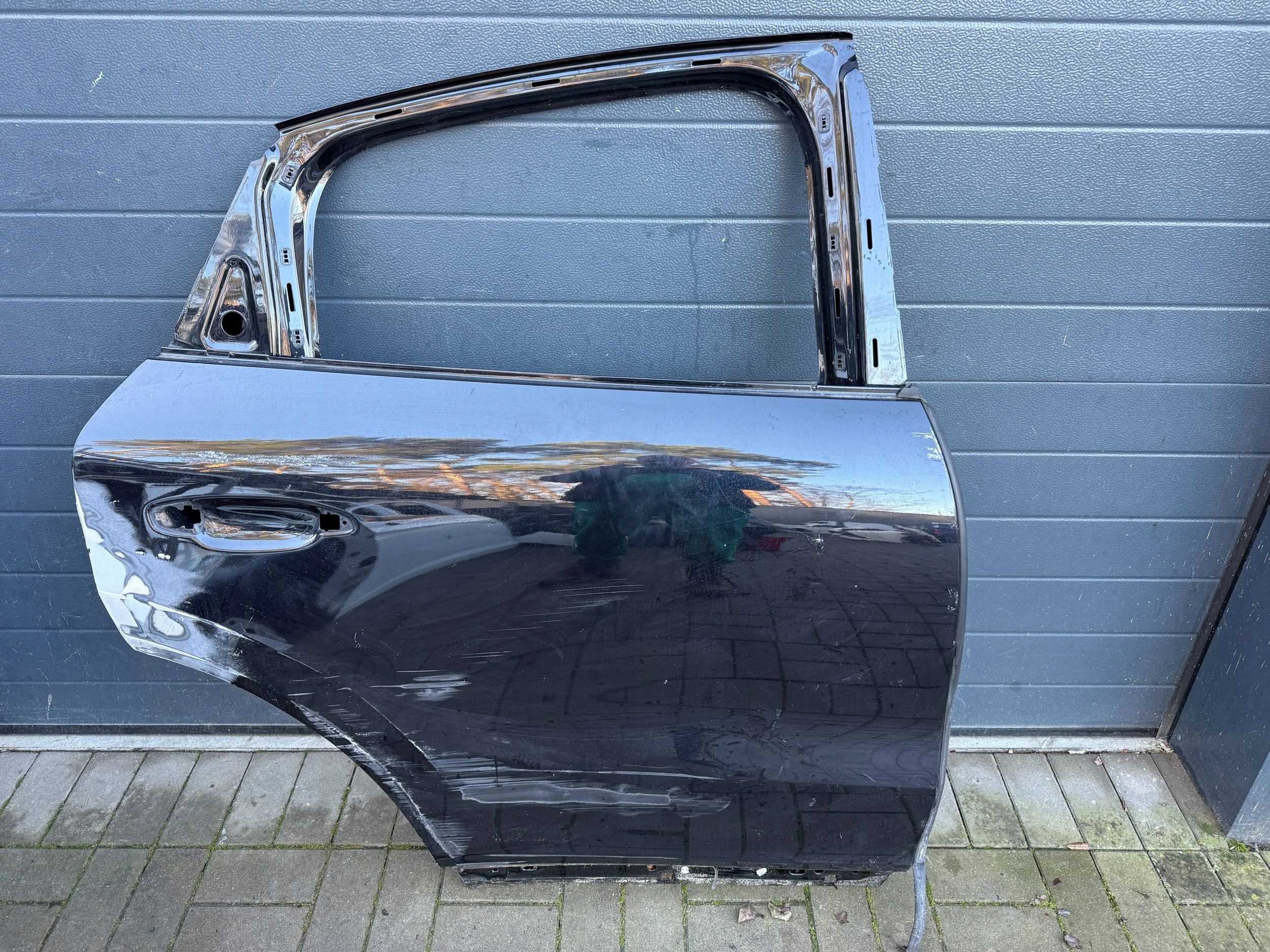 Porsche Cayenne 9Y3 door rear part right rear. right