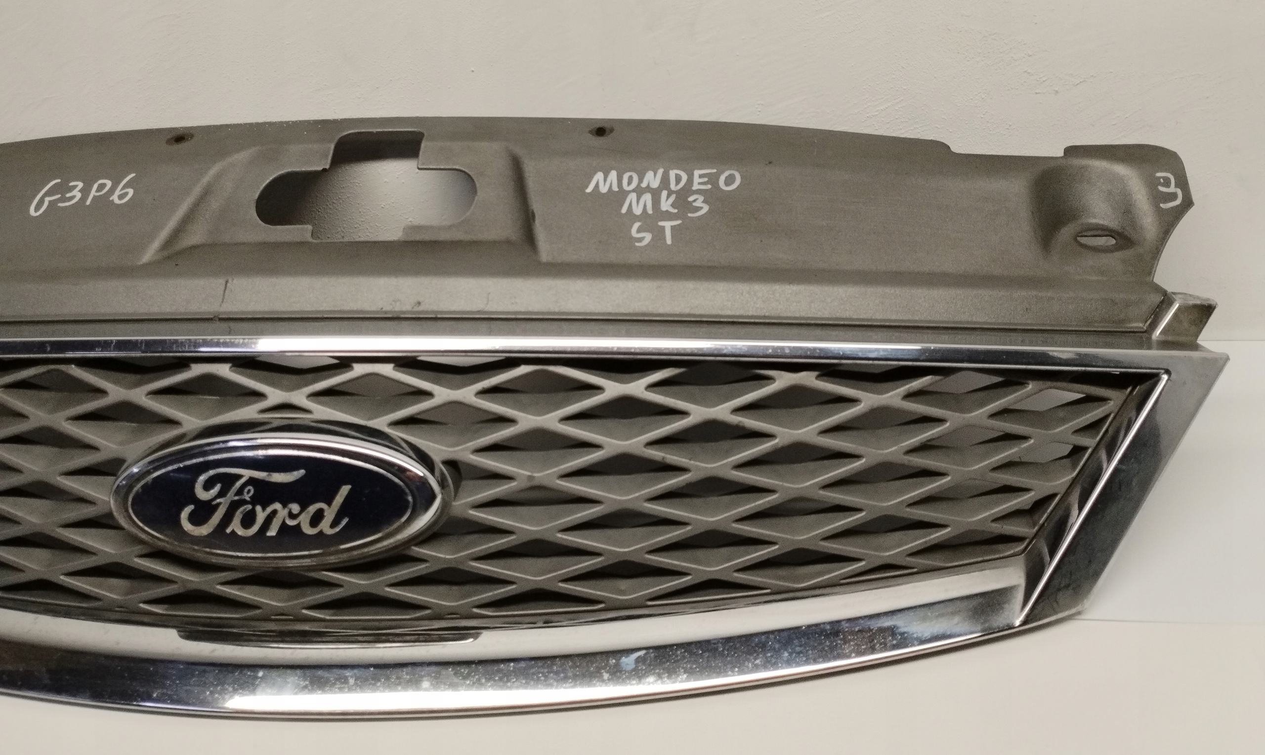 Grille Ford Mondeo Mk3 ST 2S7Y8A100AAW