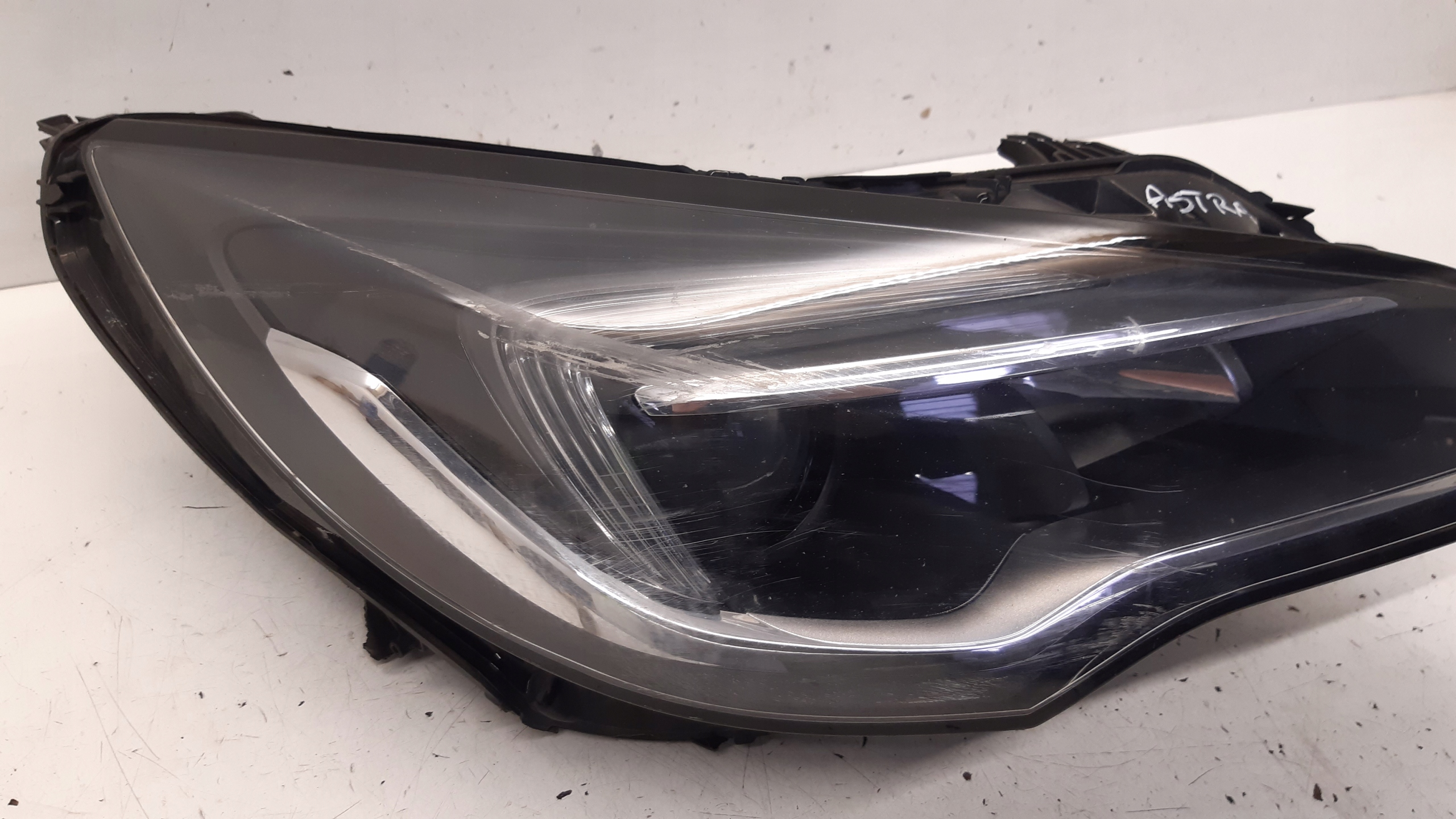 light right front europa 39111144 Opel Astra K
