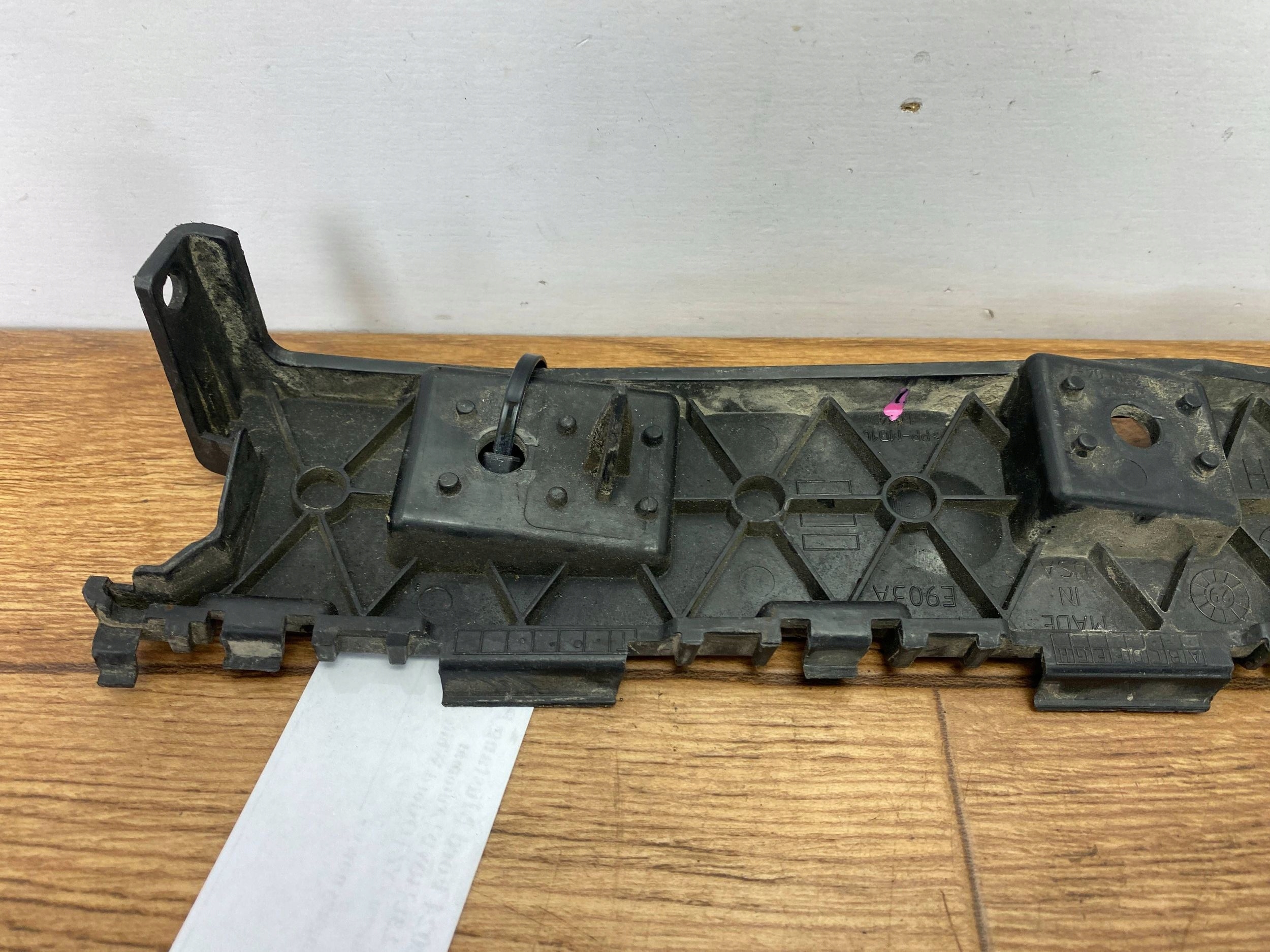 bumper bracket right Ford Mustang VII MK7 S650 2024+