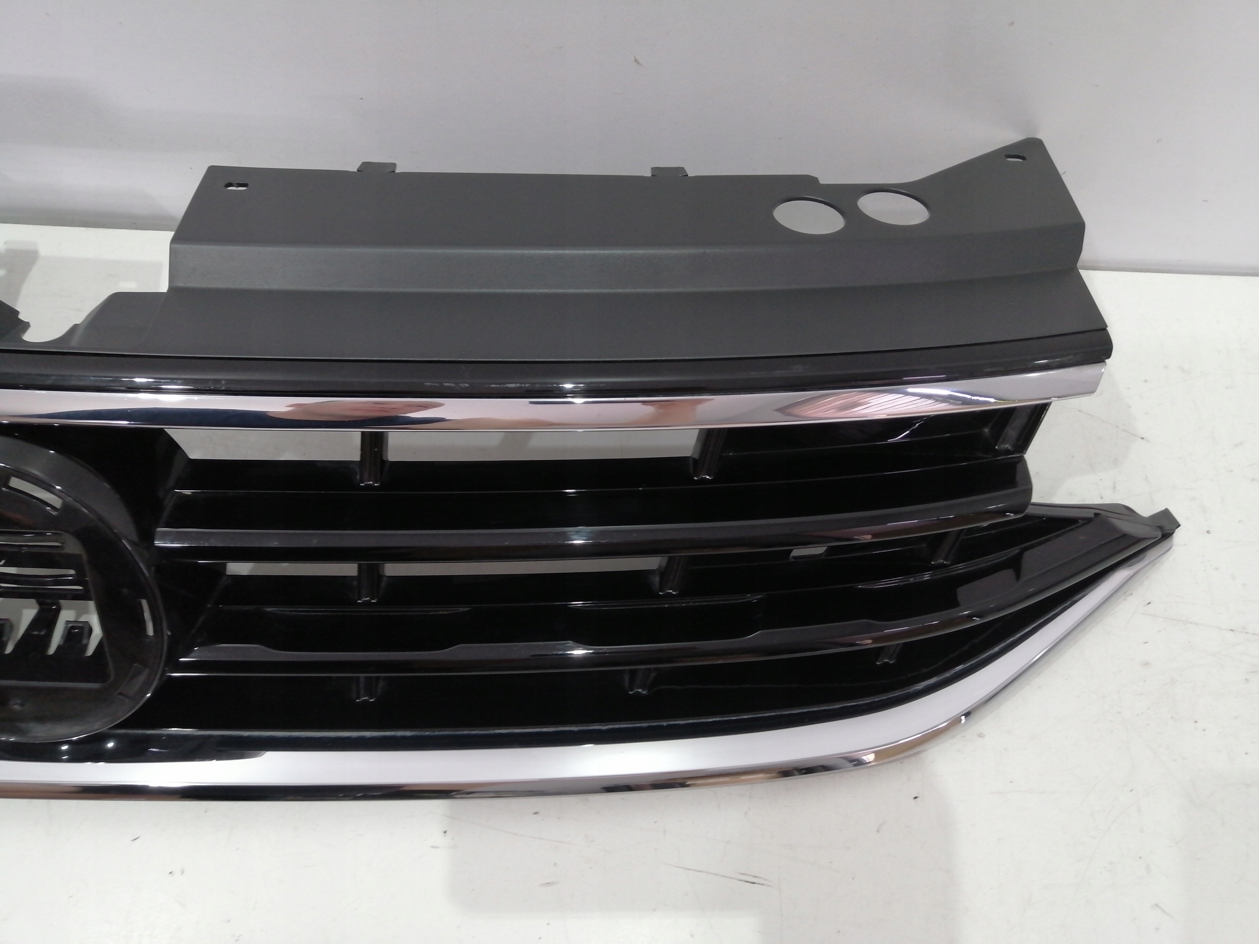 VW Tiguan Kühlergrill FRONTGRILL Kühlergitter 5NA853651BJ - Thumbnail 4