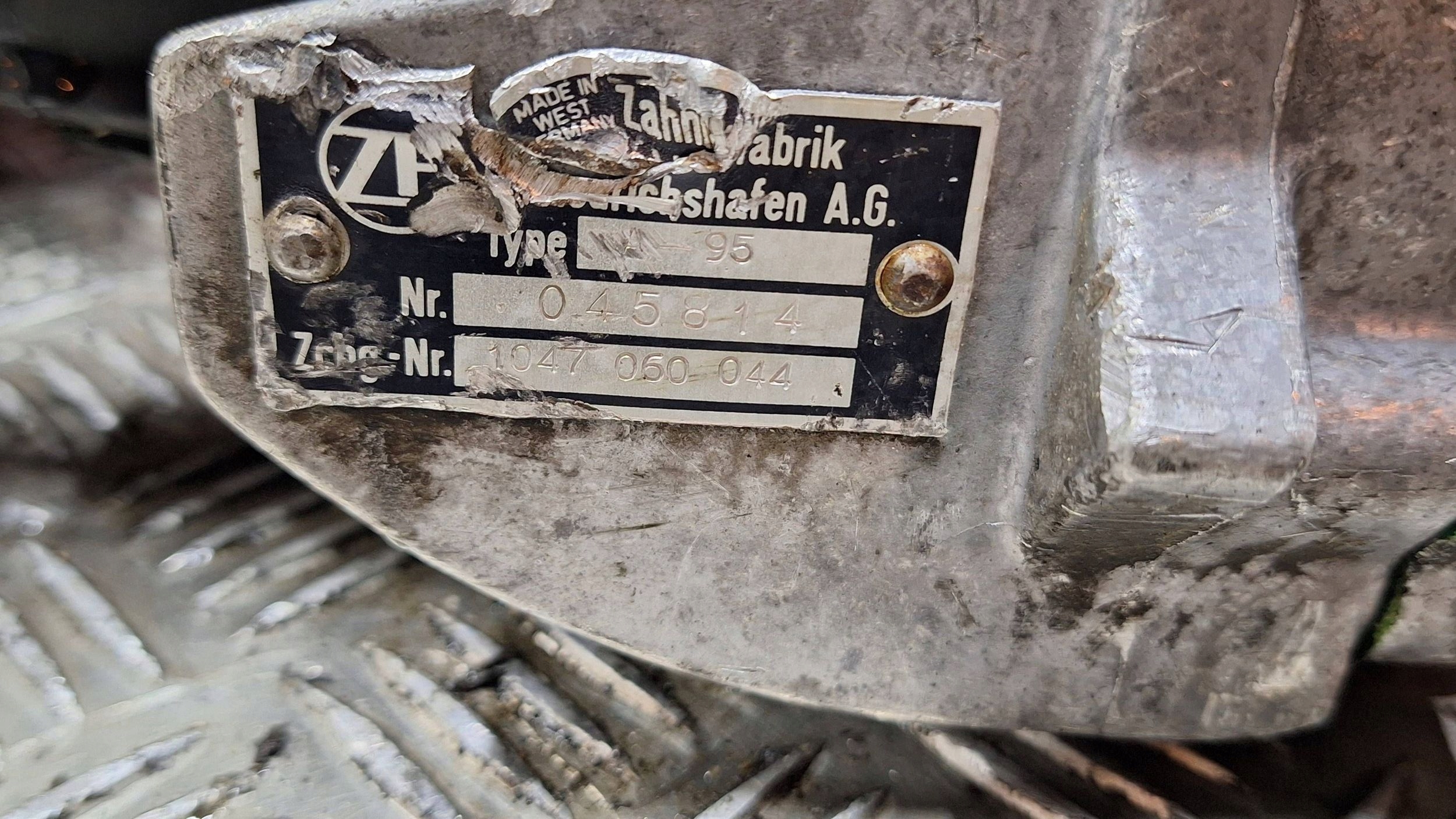 Getriebe GETRAG REDUKTOR KPL 260.0.1346.91 BMW E30 E28 E34 M20B25