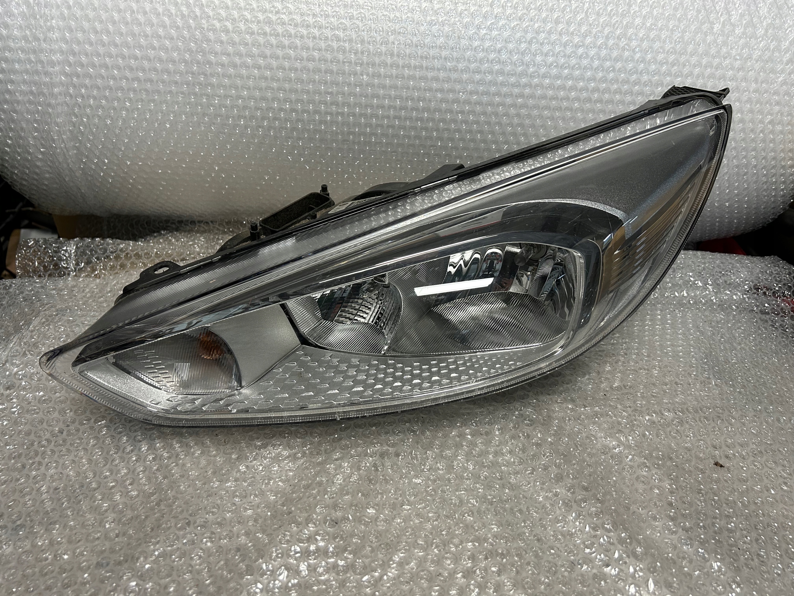 FORD FOCUS Mk3 РЕСТАЙЛІНГ ЛІВА ФАРА ПЕРЕД ФАРИ