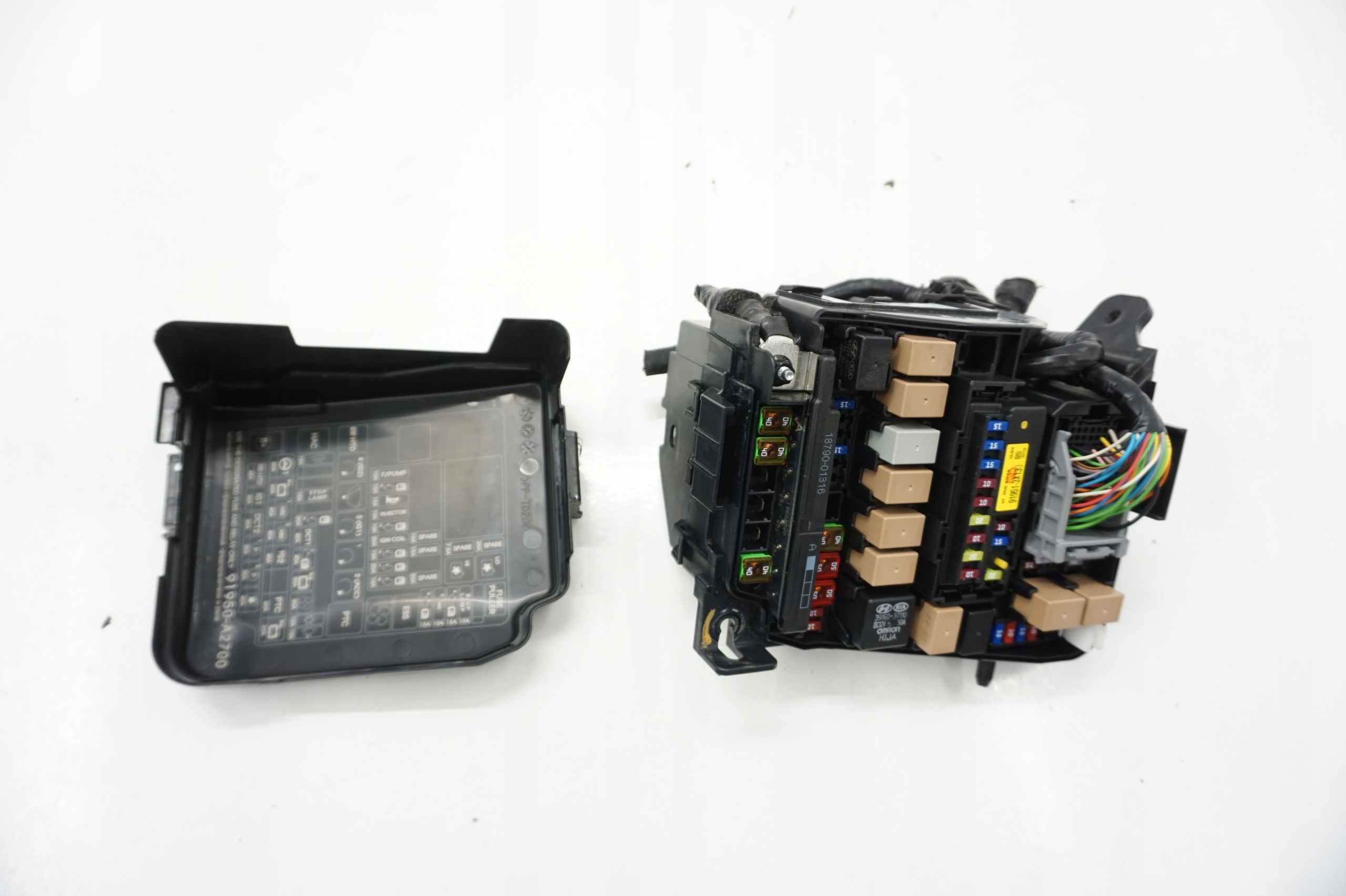 KIA PRO CEED II КОРОБКА BEZPIECZNIKOW 91225-A2700