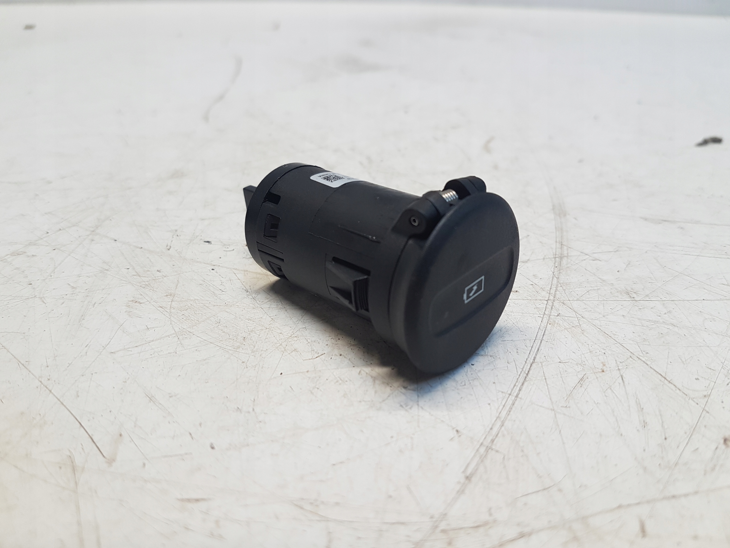 VOLVO XC40 USB роз'єм 32231928