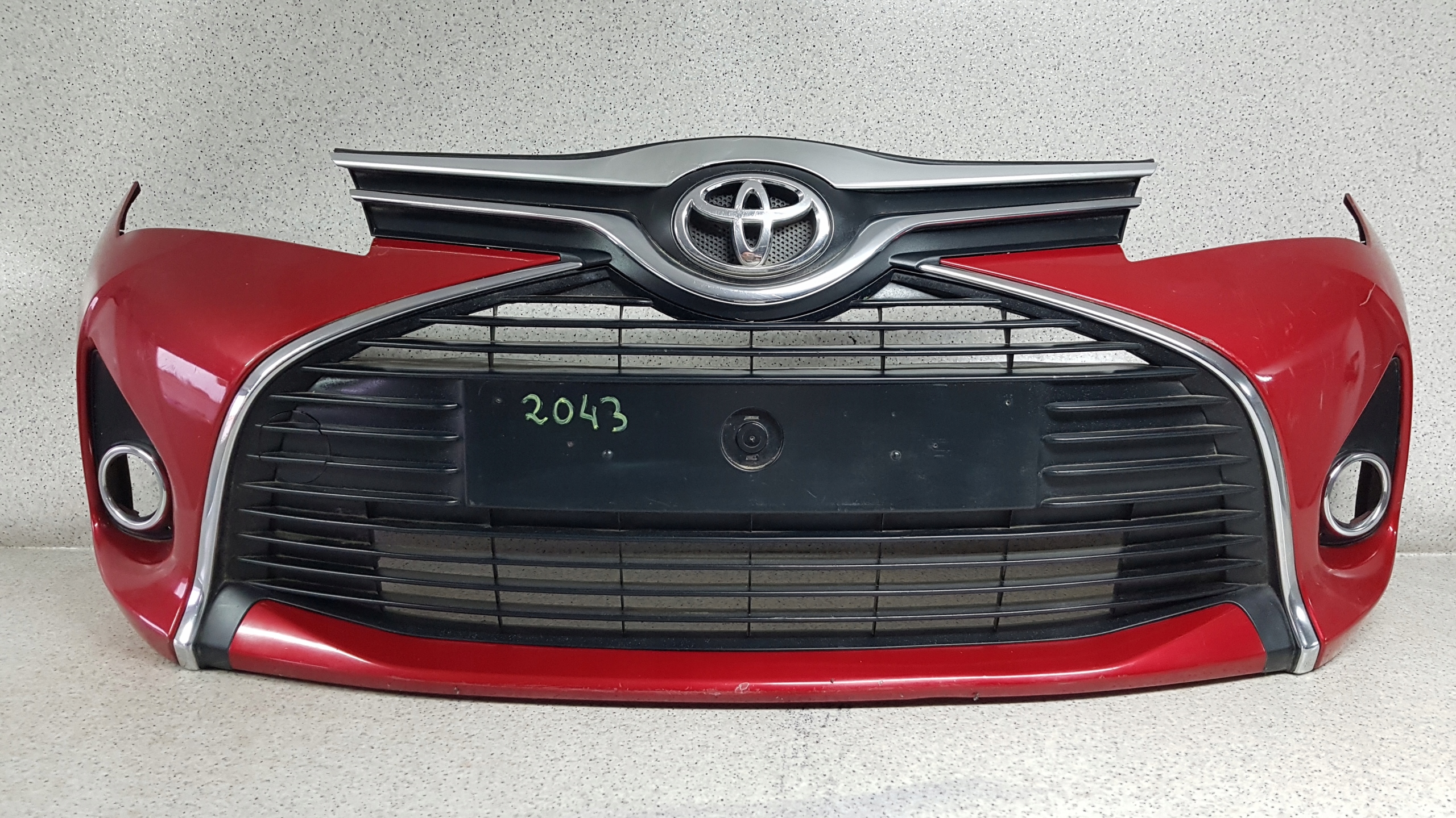 TOYOTA YARIS III 3 2014 - bumper front 2043