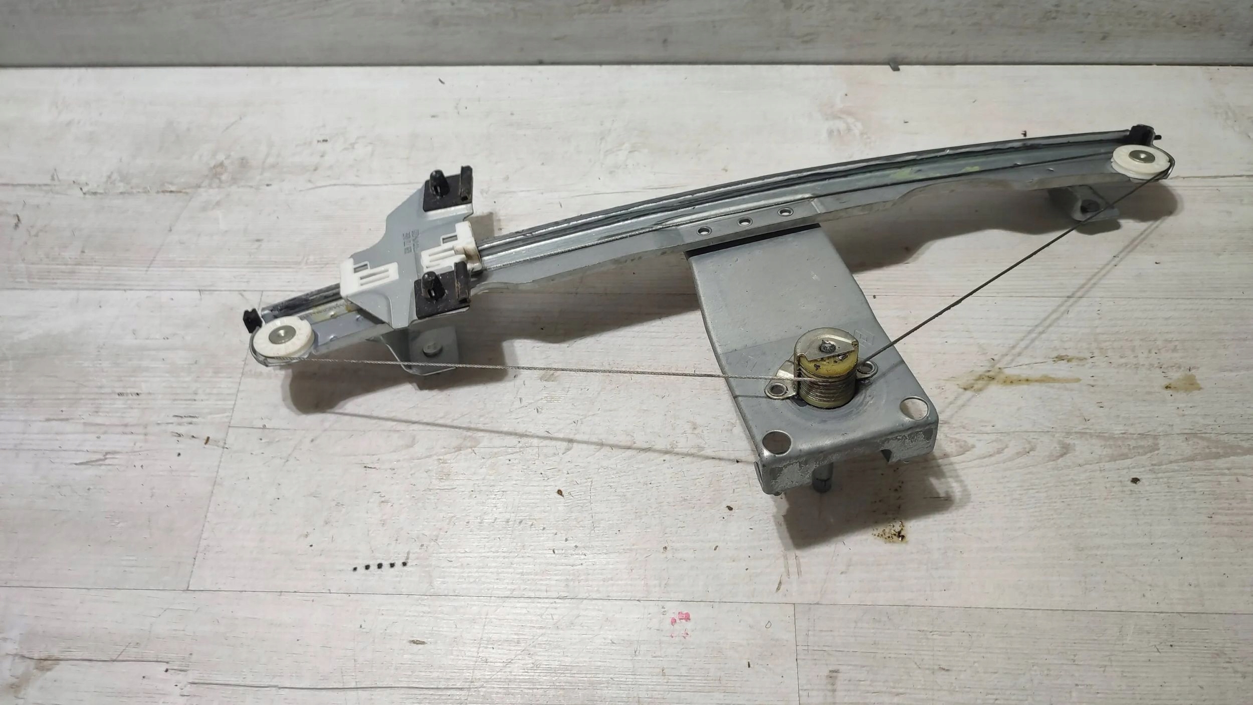 Dacia Duster and 16r 1.6b front side left mechanism windows