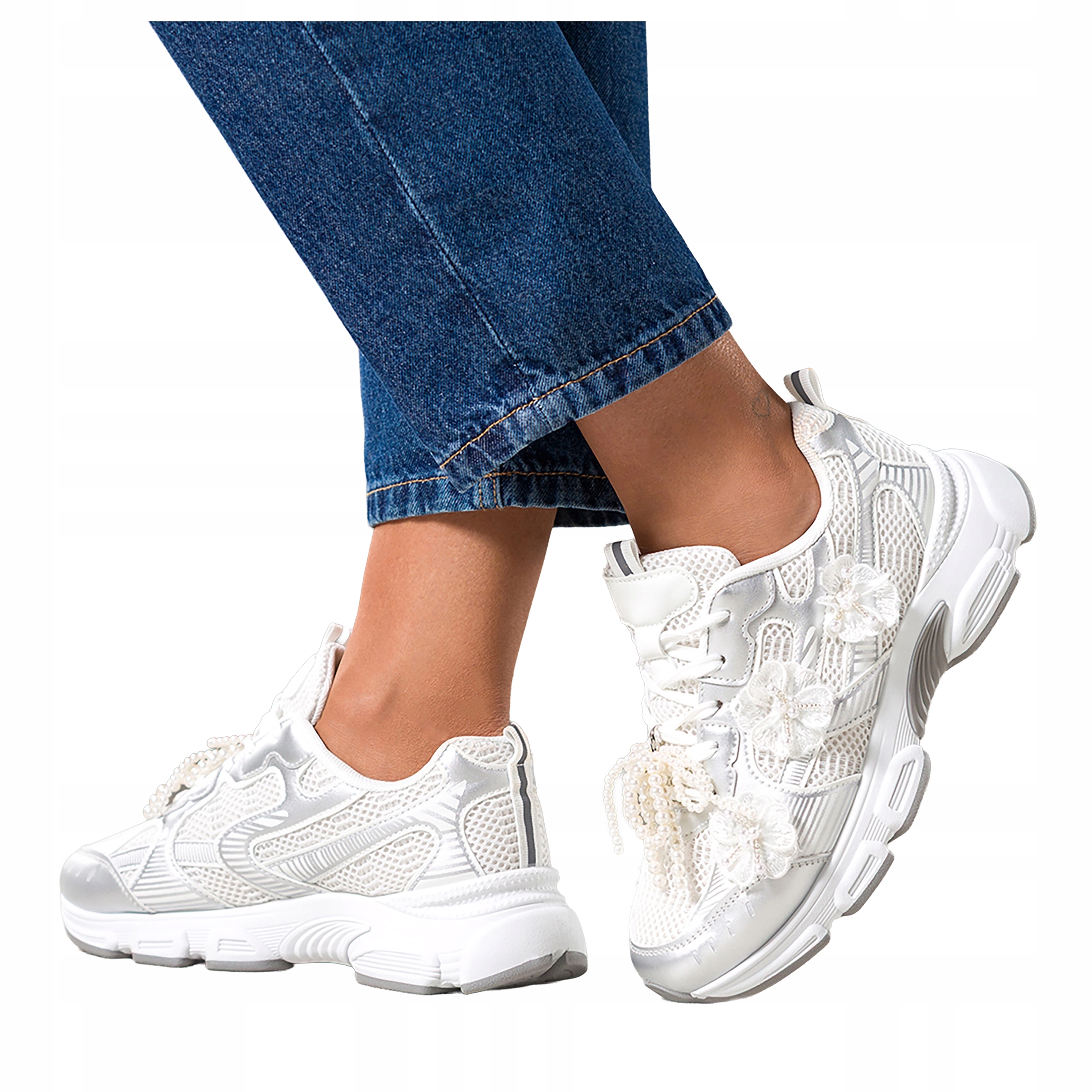 Stříbrné dámské tenisky na platformě s odnímatelnou sportovní ozdobou, velikost 38