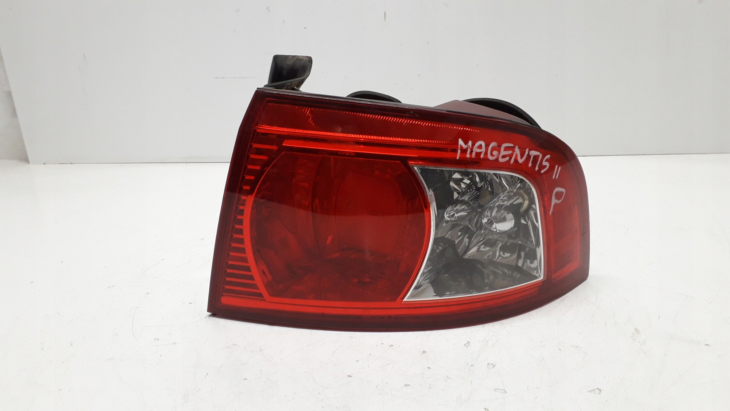 KIA MAGENTIS LIFT 03- LAMPA PRAWA TYLNA