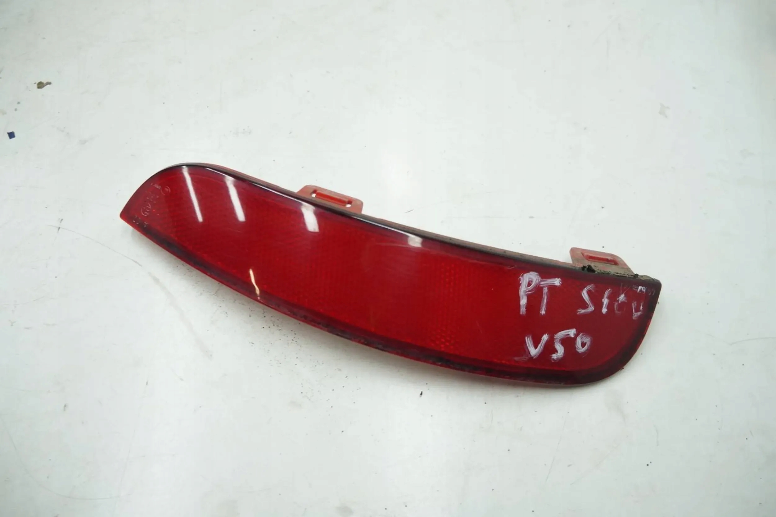 ODBLASK TYŁ PRAWY ZDERZAK Volvo V50 30763346