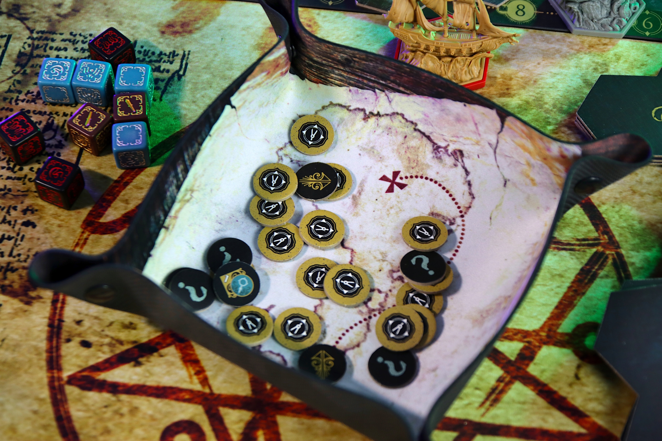 TACKA NA KOŚCI - DICE TRAY - ZAPOMNIANA WYSPA Liczba ścian 4