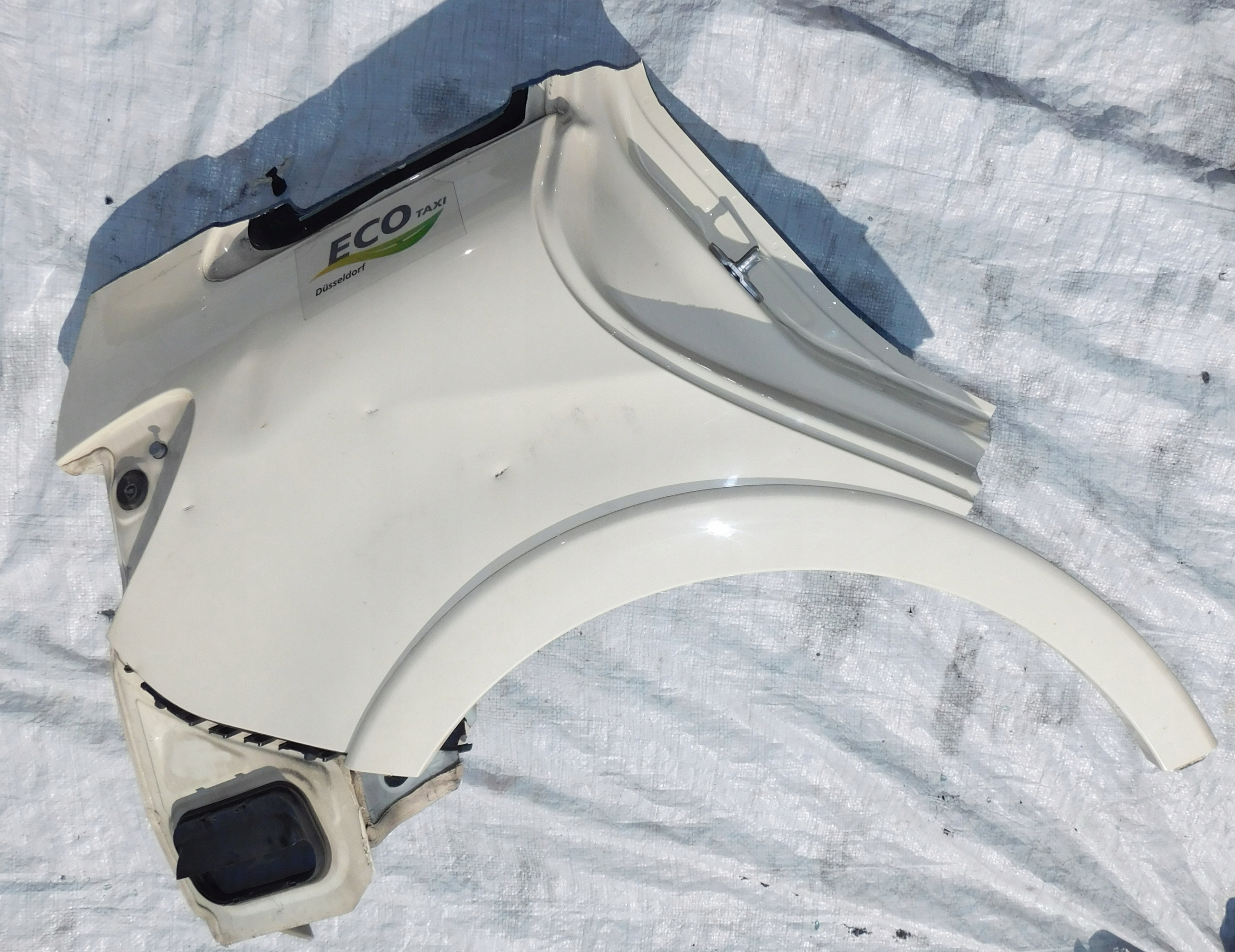 MERCEDES W246 W242 BŁOTNIK PRAWY TYŁ PRÓG LISTWA