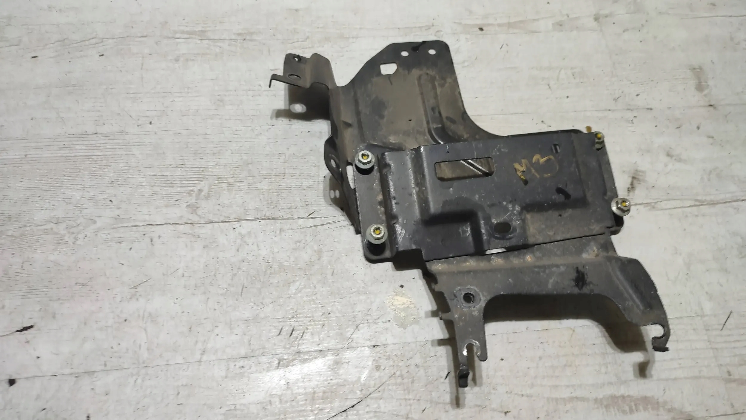 Mazda 3 III BM 17r 1.5d bracket holder