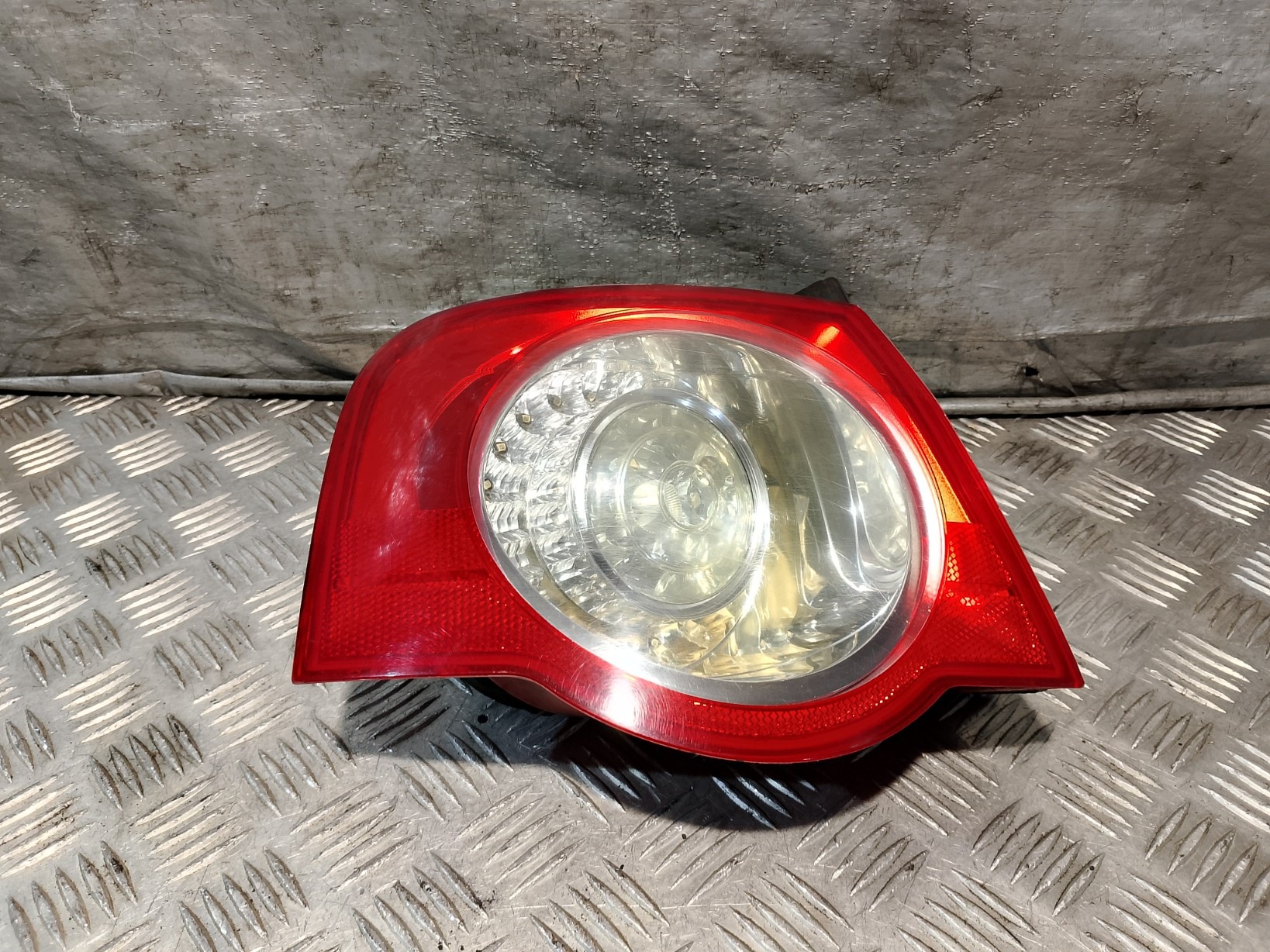 light left rear left rear part VW PASSAT B6 sedan Z6B3C5945095C