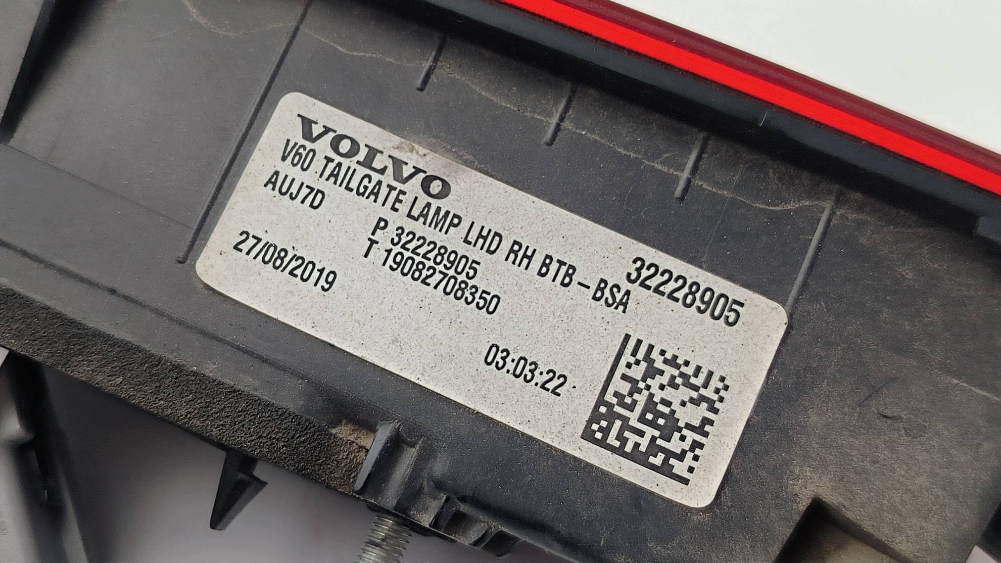 light right rear part 32228905 VOLVO V60 II