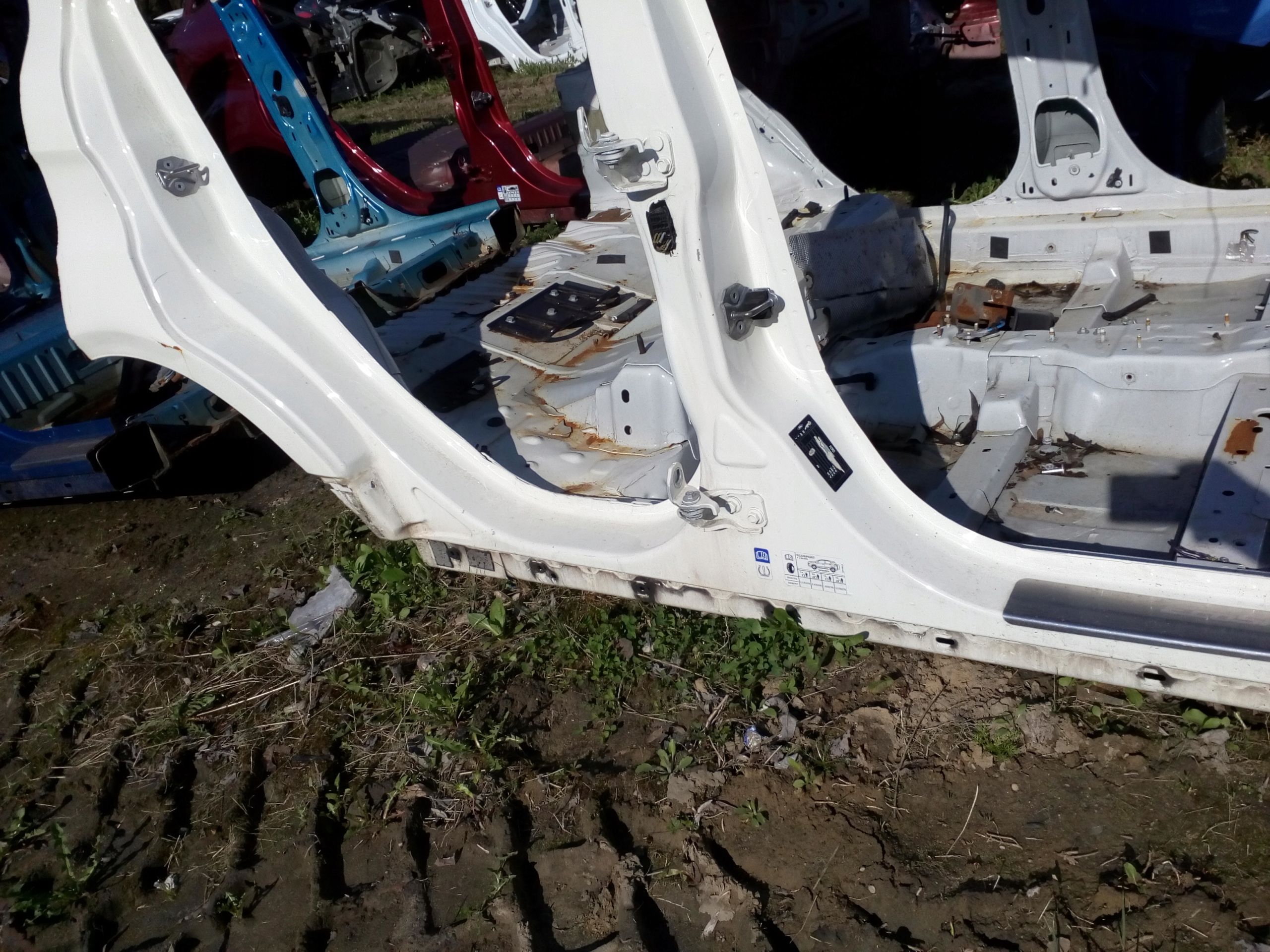 FORD ECOSPORT ПОРІГ СТІЙКА ПРАВИЙ