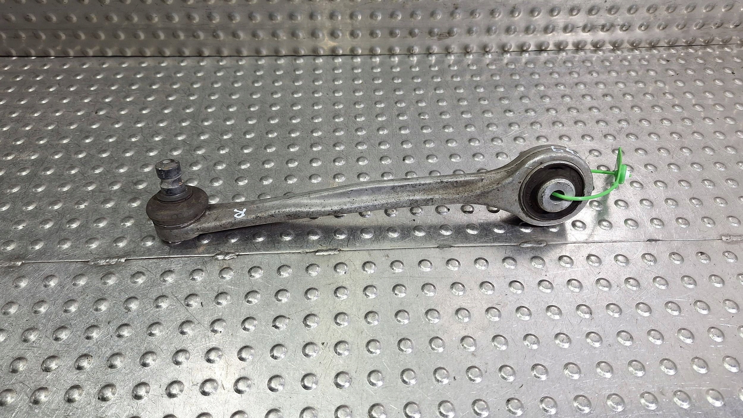 arm right front upper 8K0407506A 8K0506A AUDI A4 B8 A5 8T Q5 8R