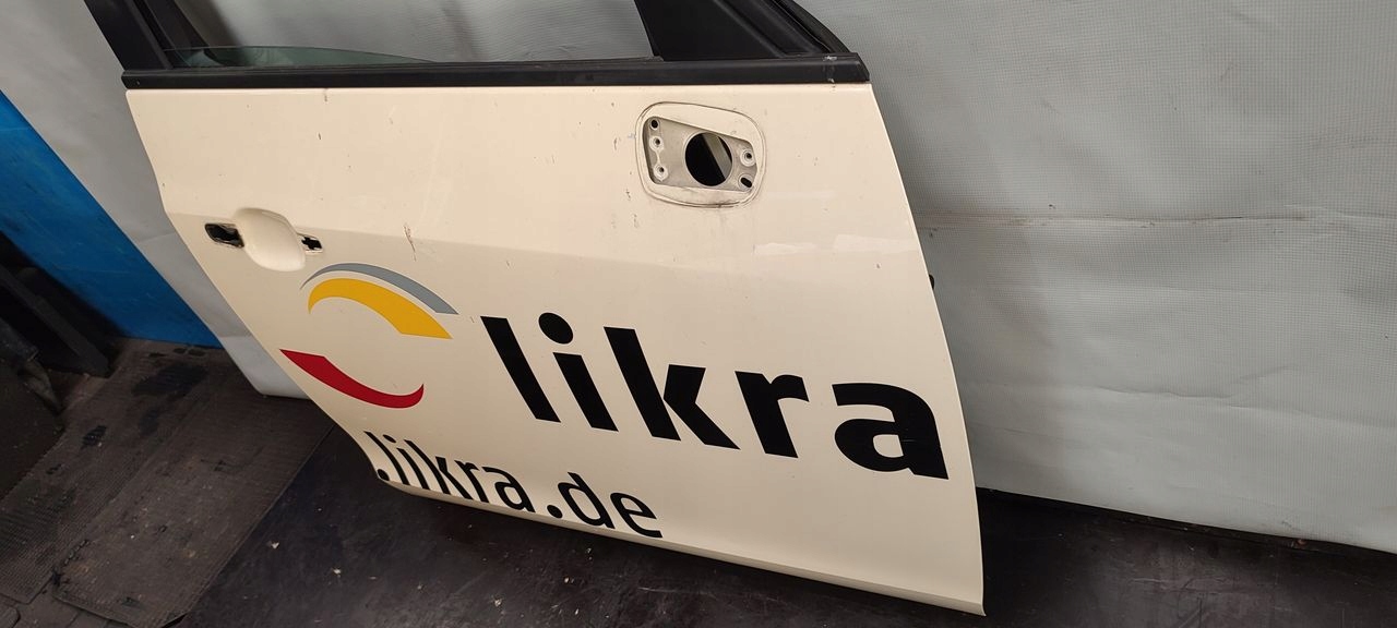 door front front right Opel Zafira C Y611