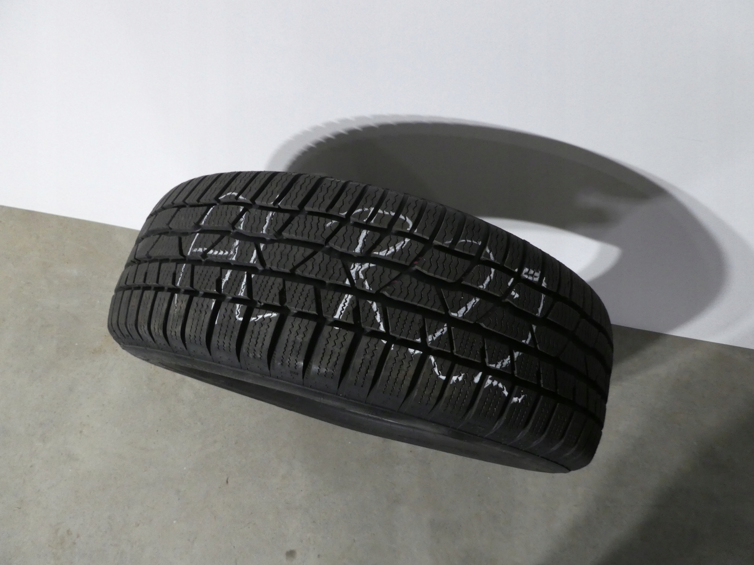 1X Reifen Continental 205/60/16 2023R