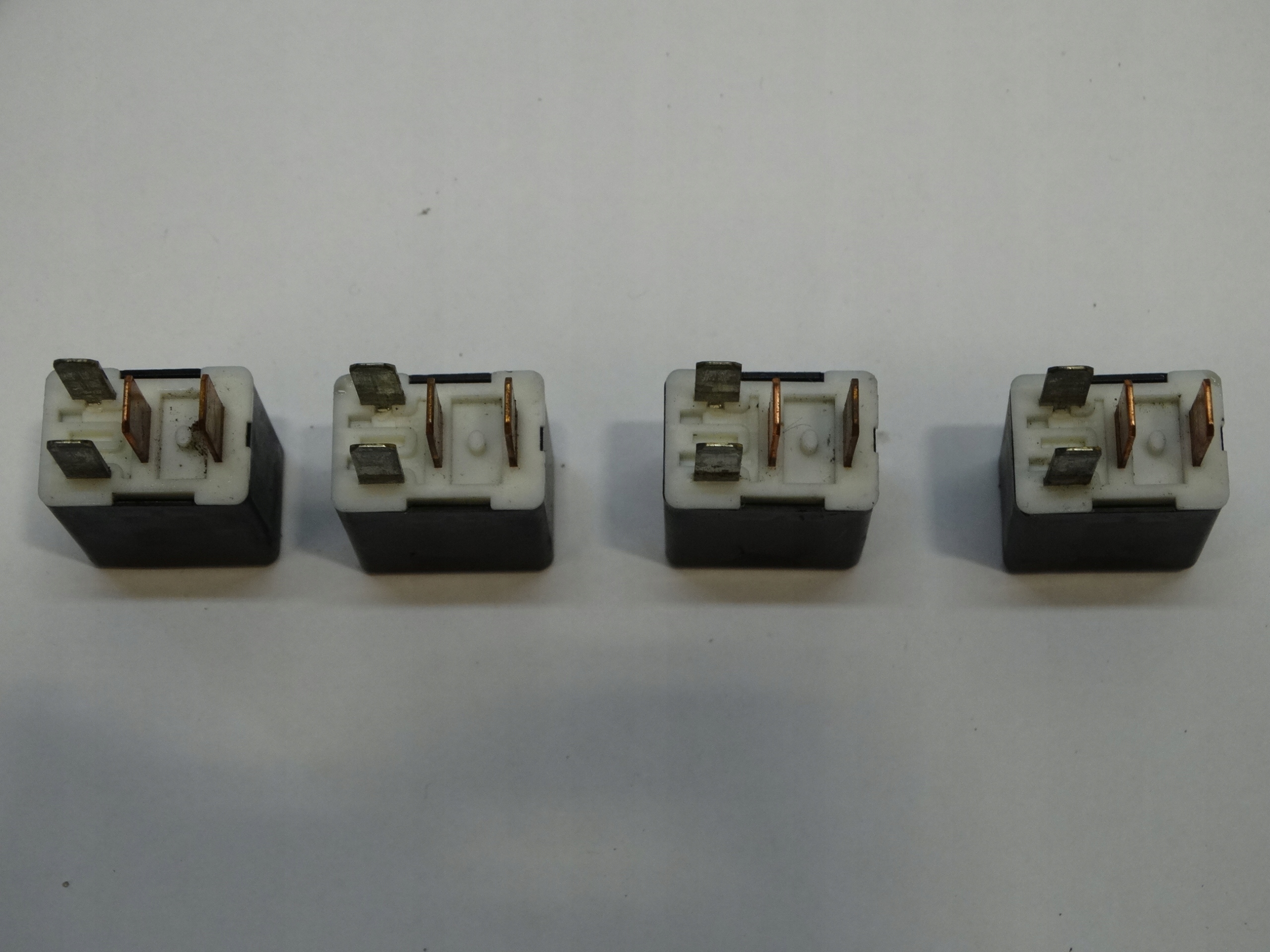 Relais IMASEN B115 DC12V MAZDA 4J13