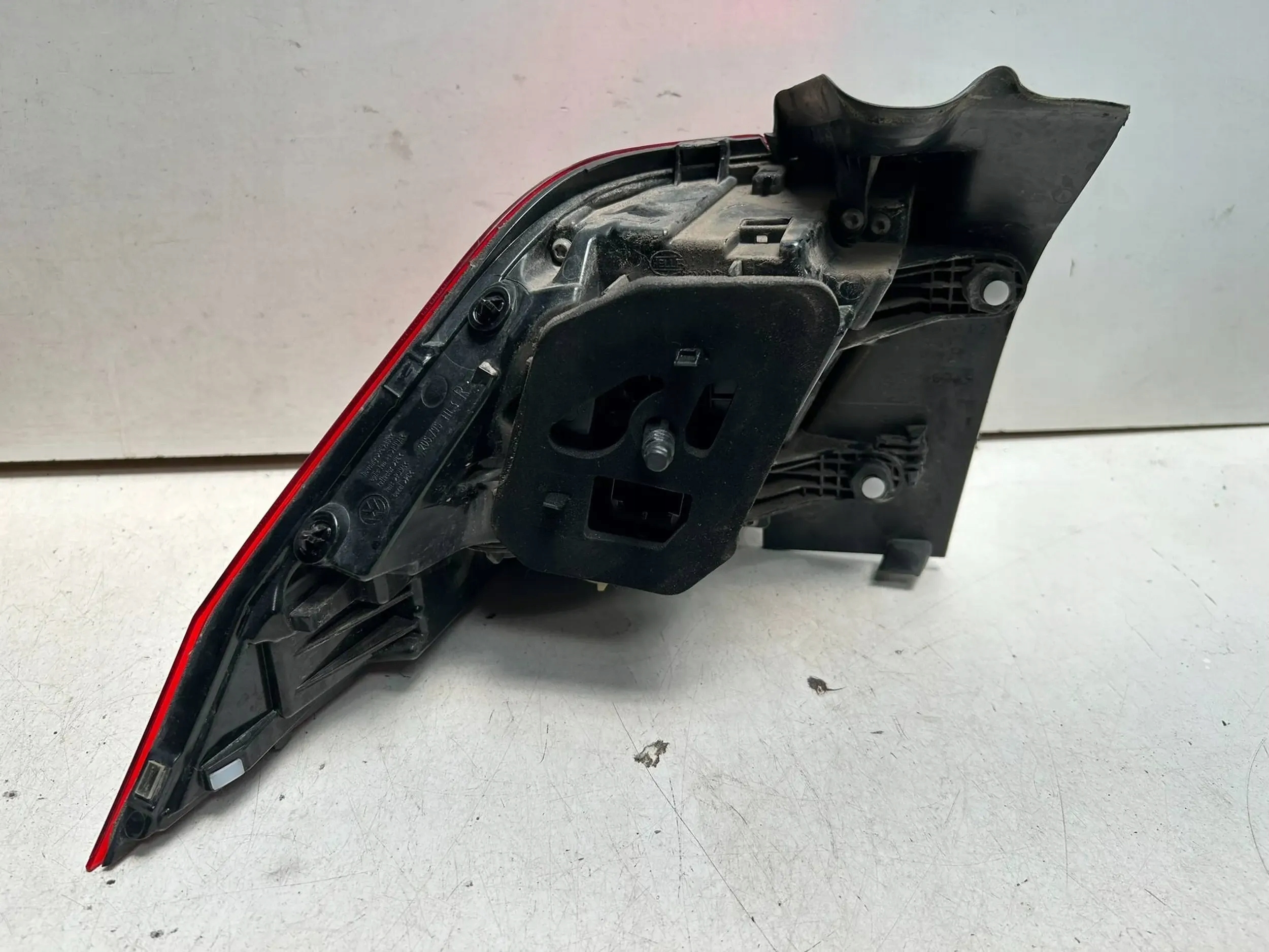 Lampa tył prawy Volkswagen Tiguan 2015 Producent części Volkswagen OE