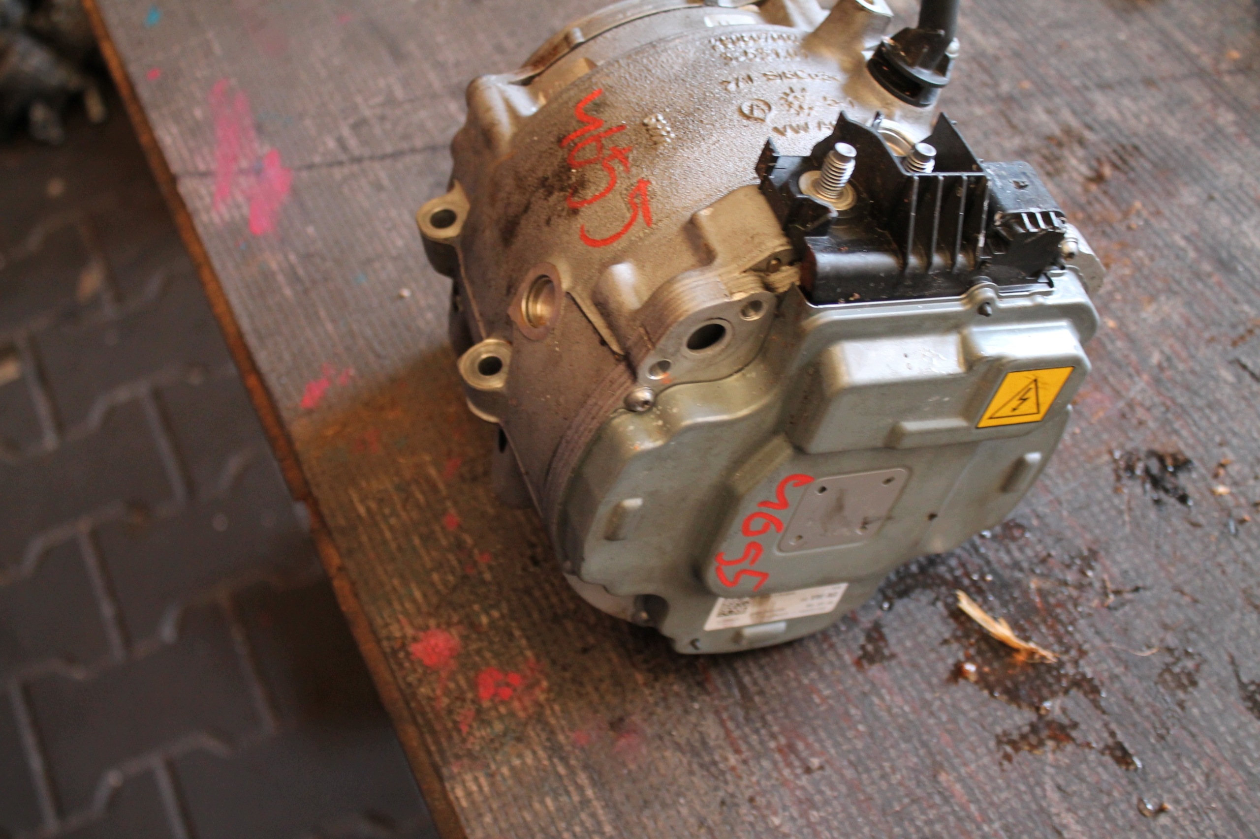 4655. alternatore AUDI 4N1903028A