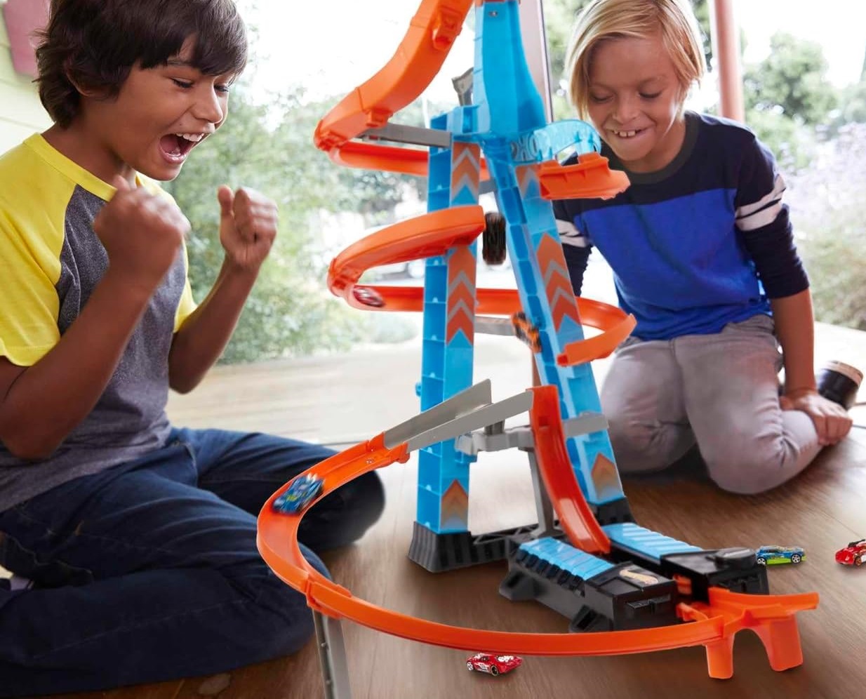 HOT WHEELS ZESTAW WIEŻA PODNIEBNE KRAKSY SAMOCHODZIKI DLA CHŁOPCÓW