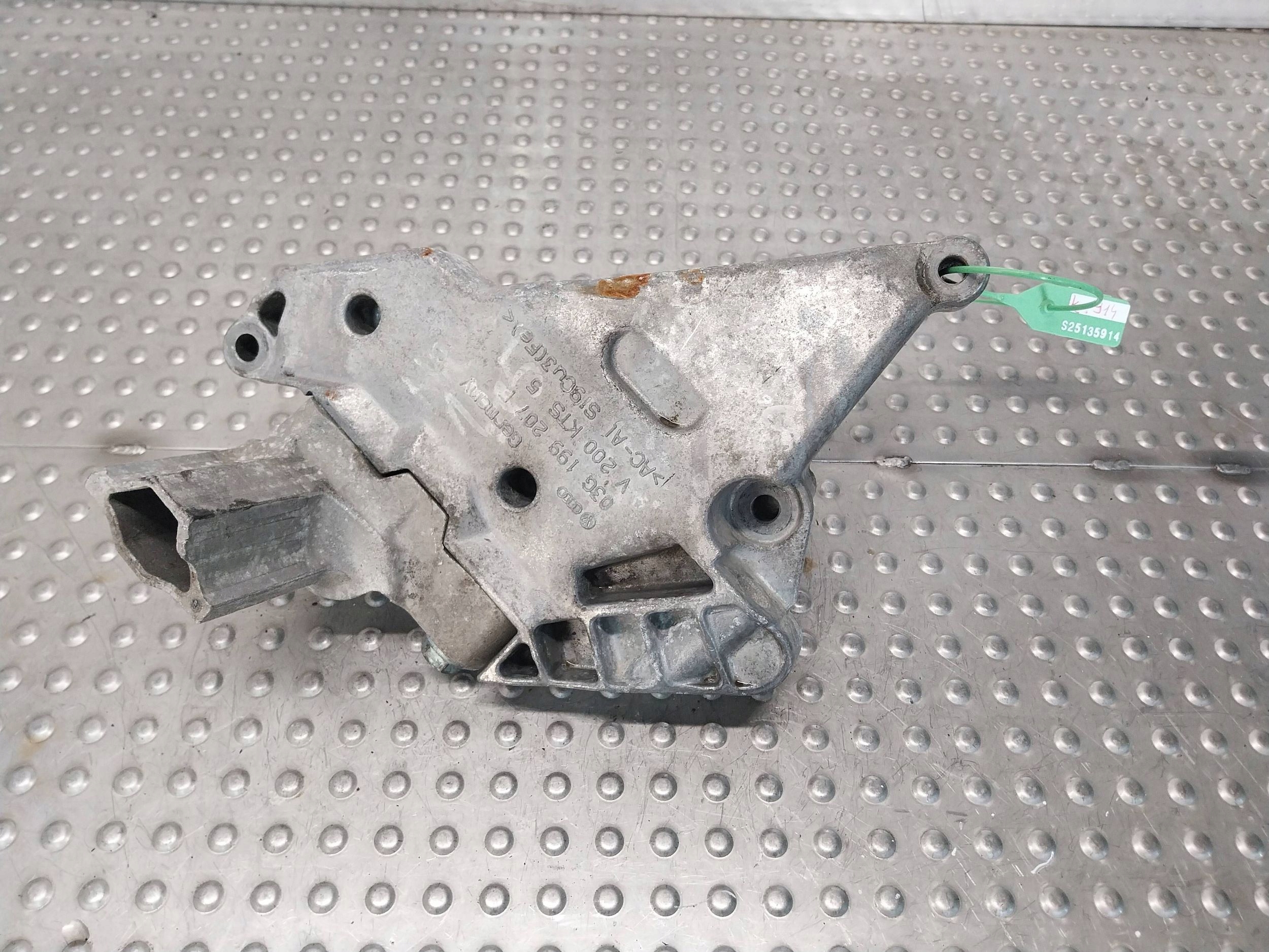 holder engine mount 03G199207F OCTAVIA II LEON II A3 8P EOS GOLF V 1.9TDI