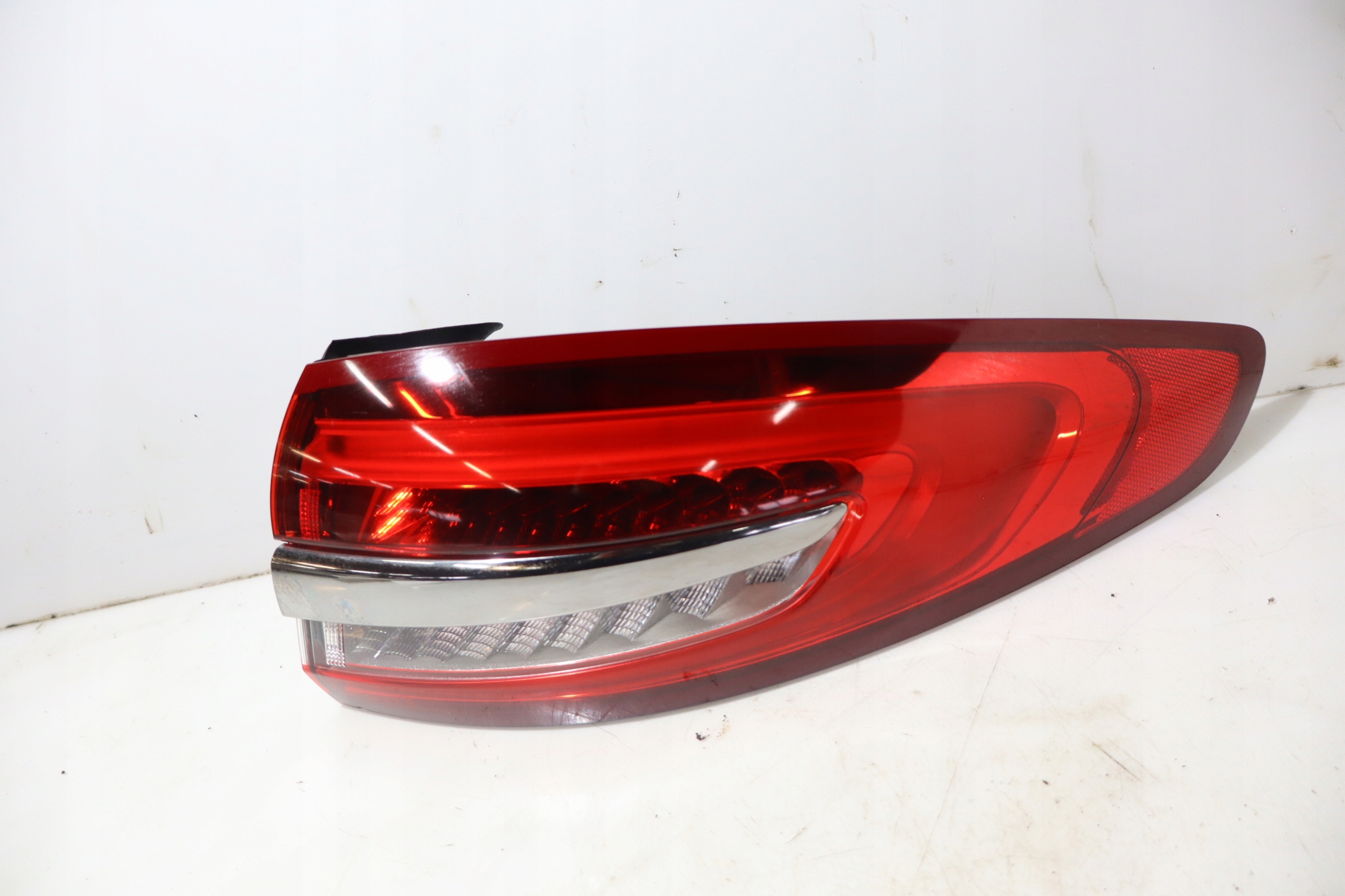 фонарь правый FORD MONDEO V MK5 РЕСТАЙЛИНГ хэтчбек